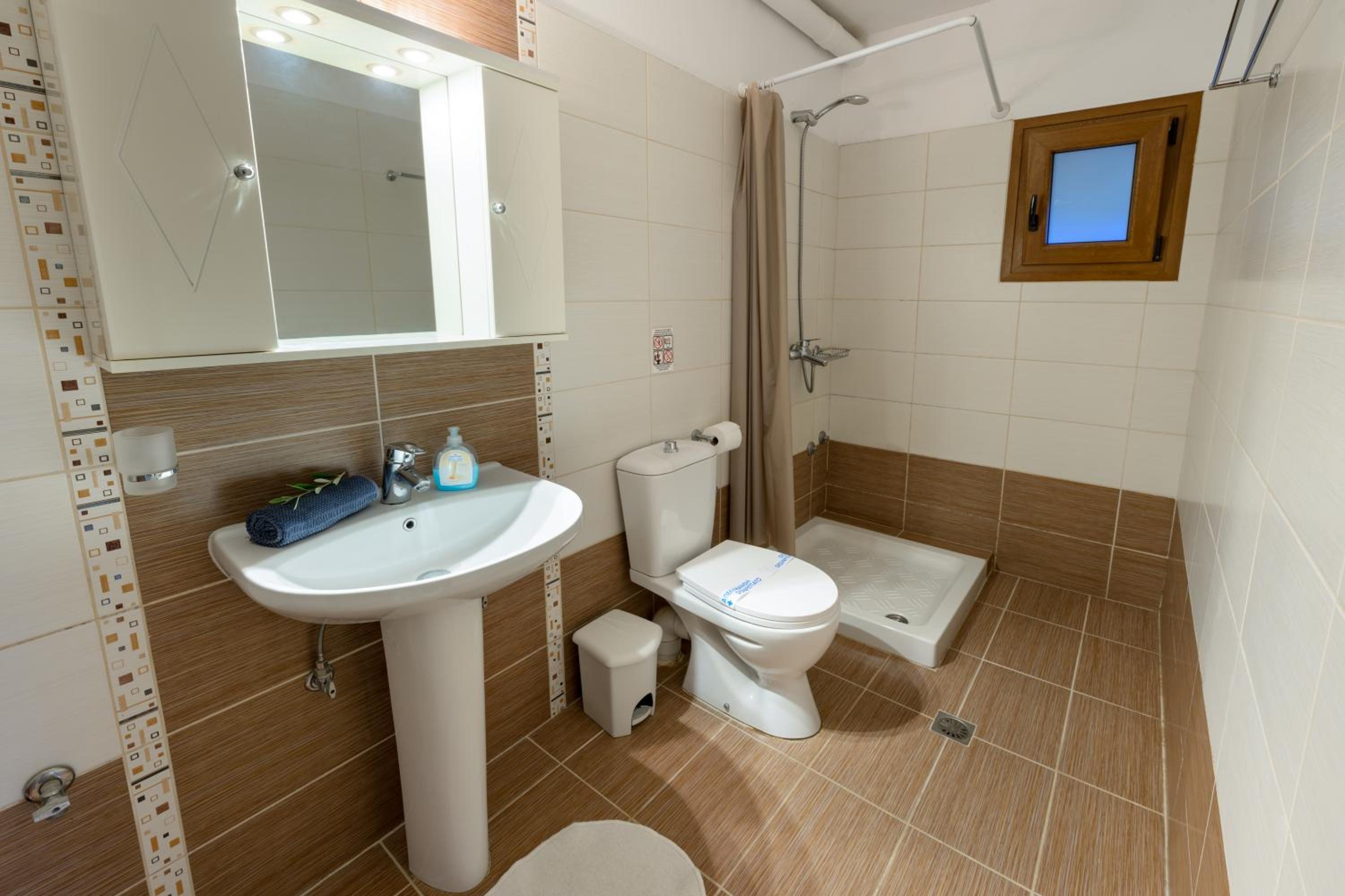 Pangolas Apartments Paxos