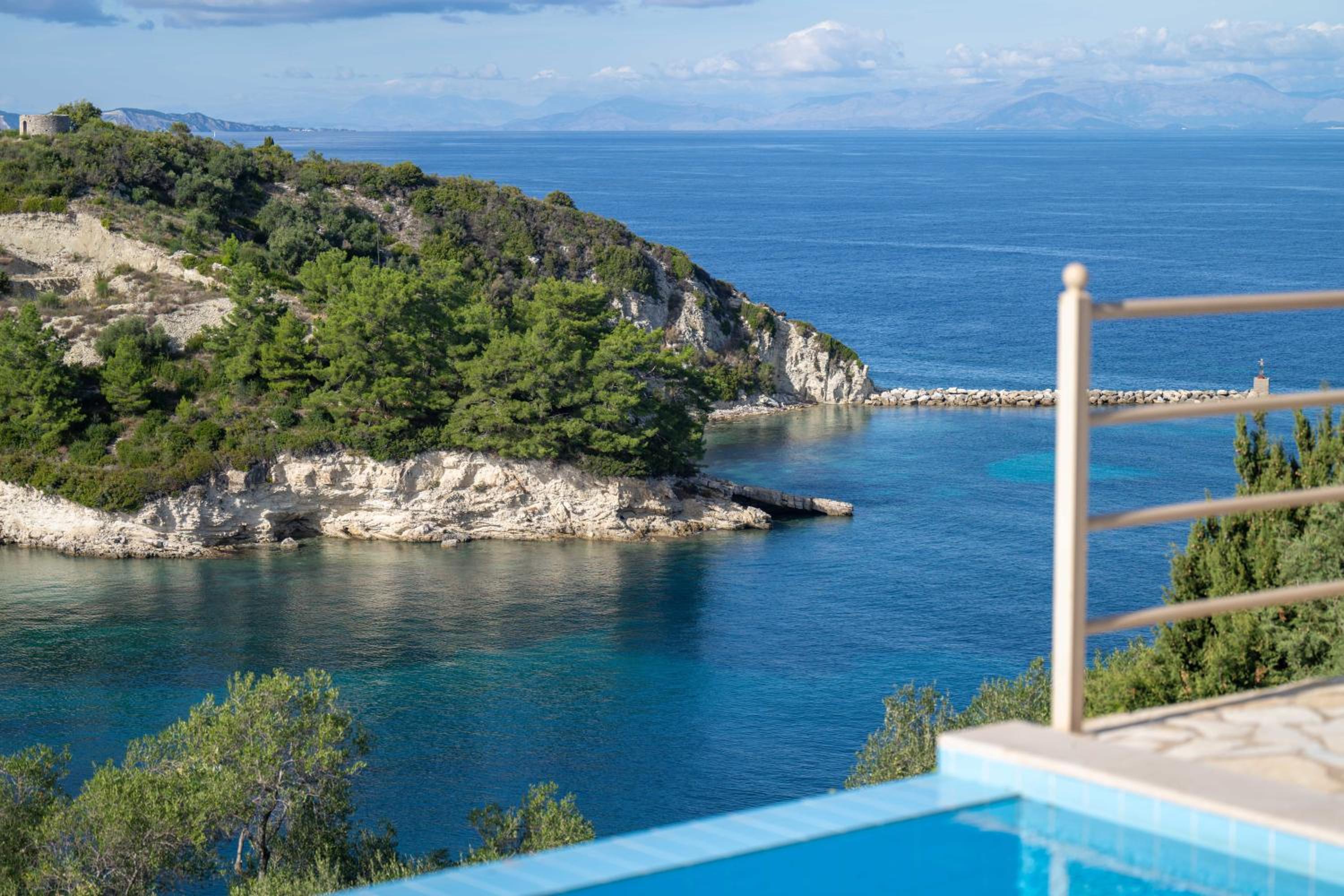 Pangolas Apartments Paxos