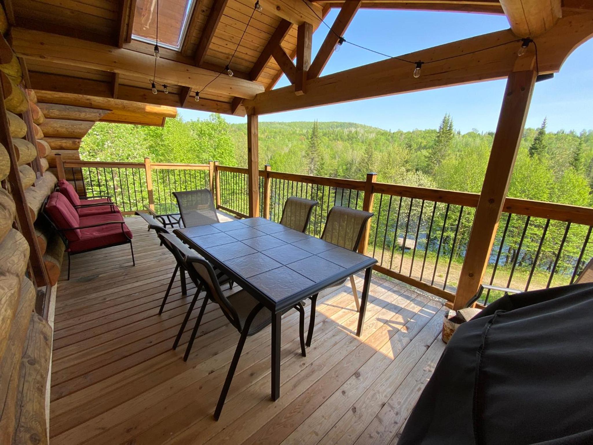 Chalet bois rond aux paysages uniques avec Spa !