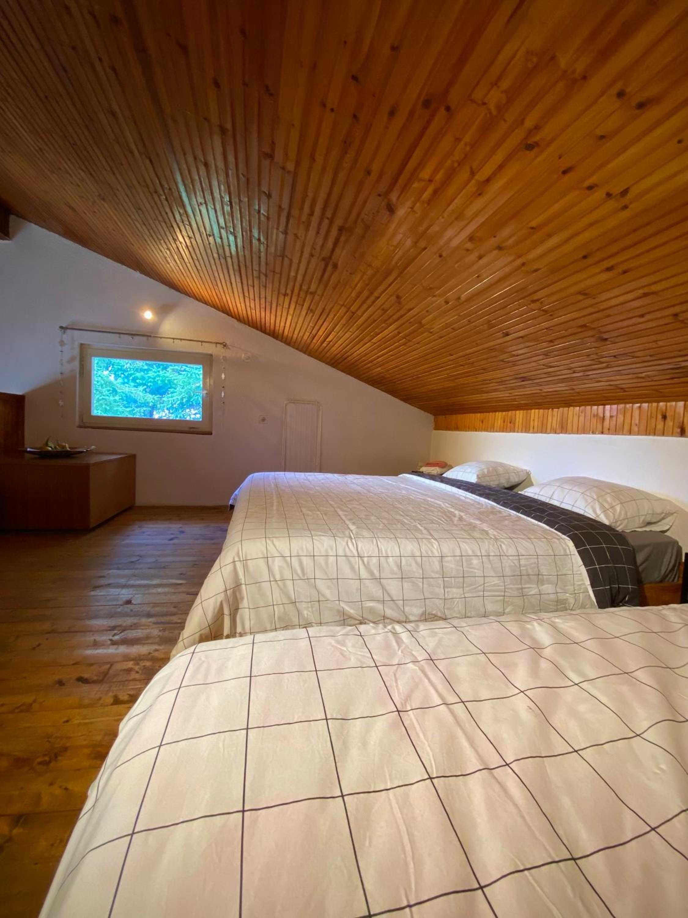 Leunovo Adventure Villa view 3
