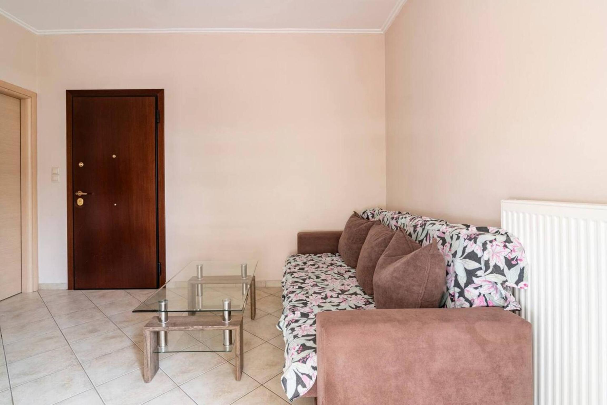 Whole house in Kolonos, centre of Athens