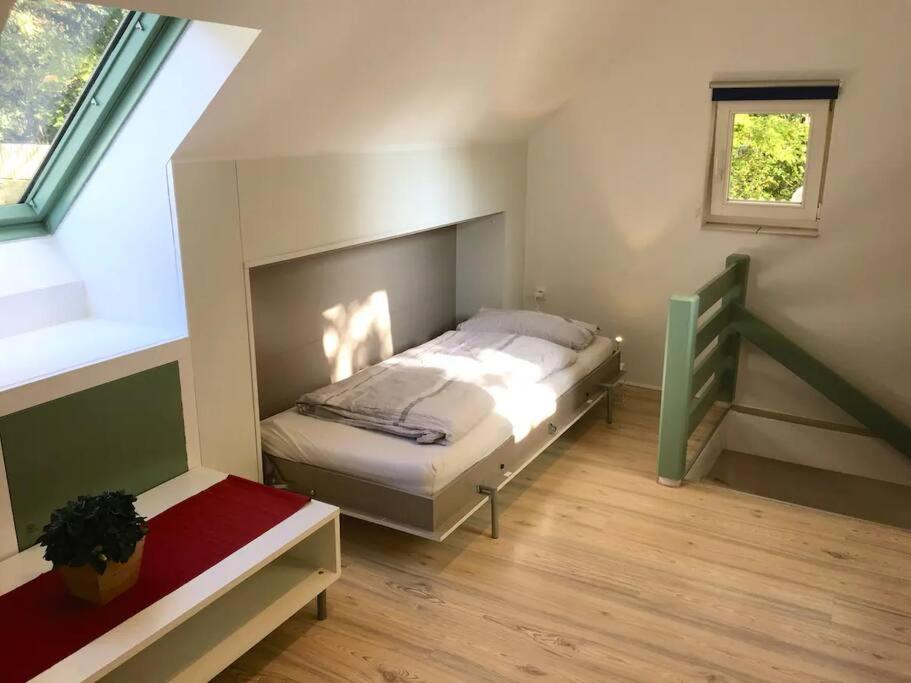 Ferienhaus am Wasser - citynah
