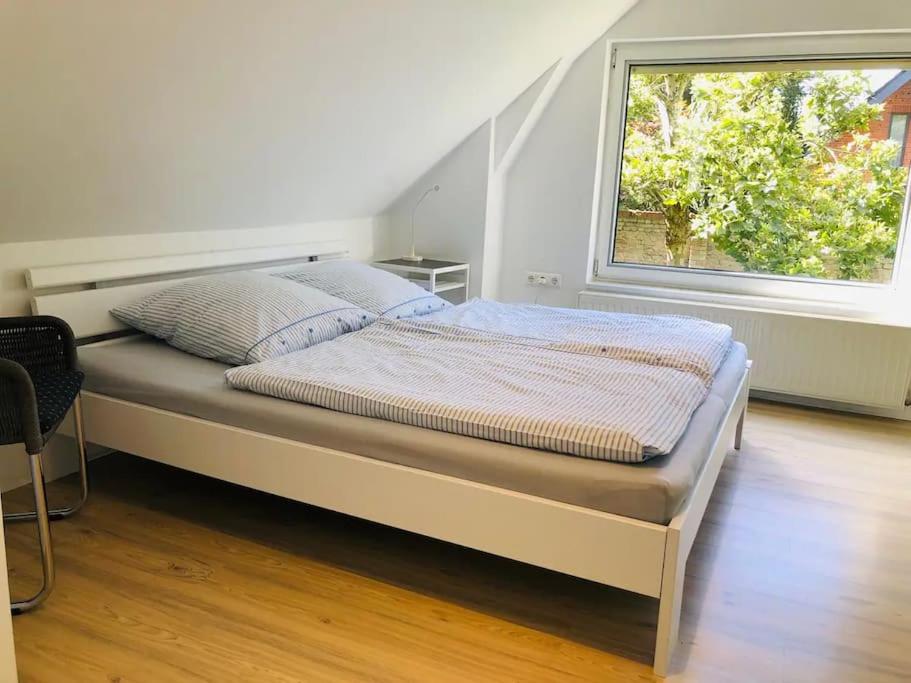 Ferienhaus am Wasser - citynah