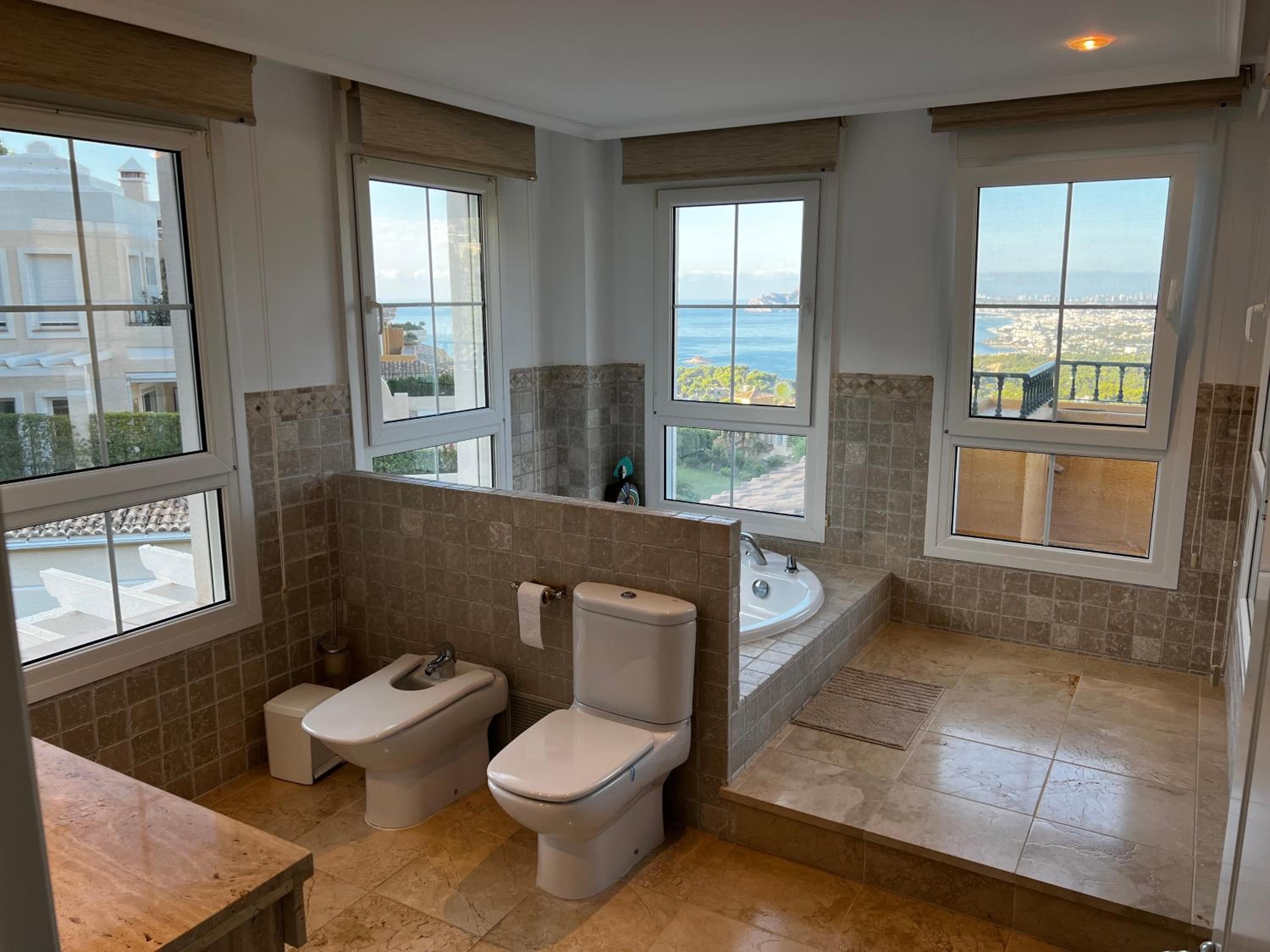 Stunning penthouse with sea view in Altea Hills