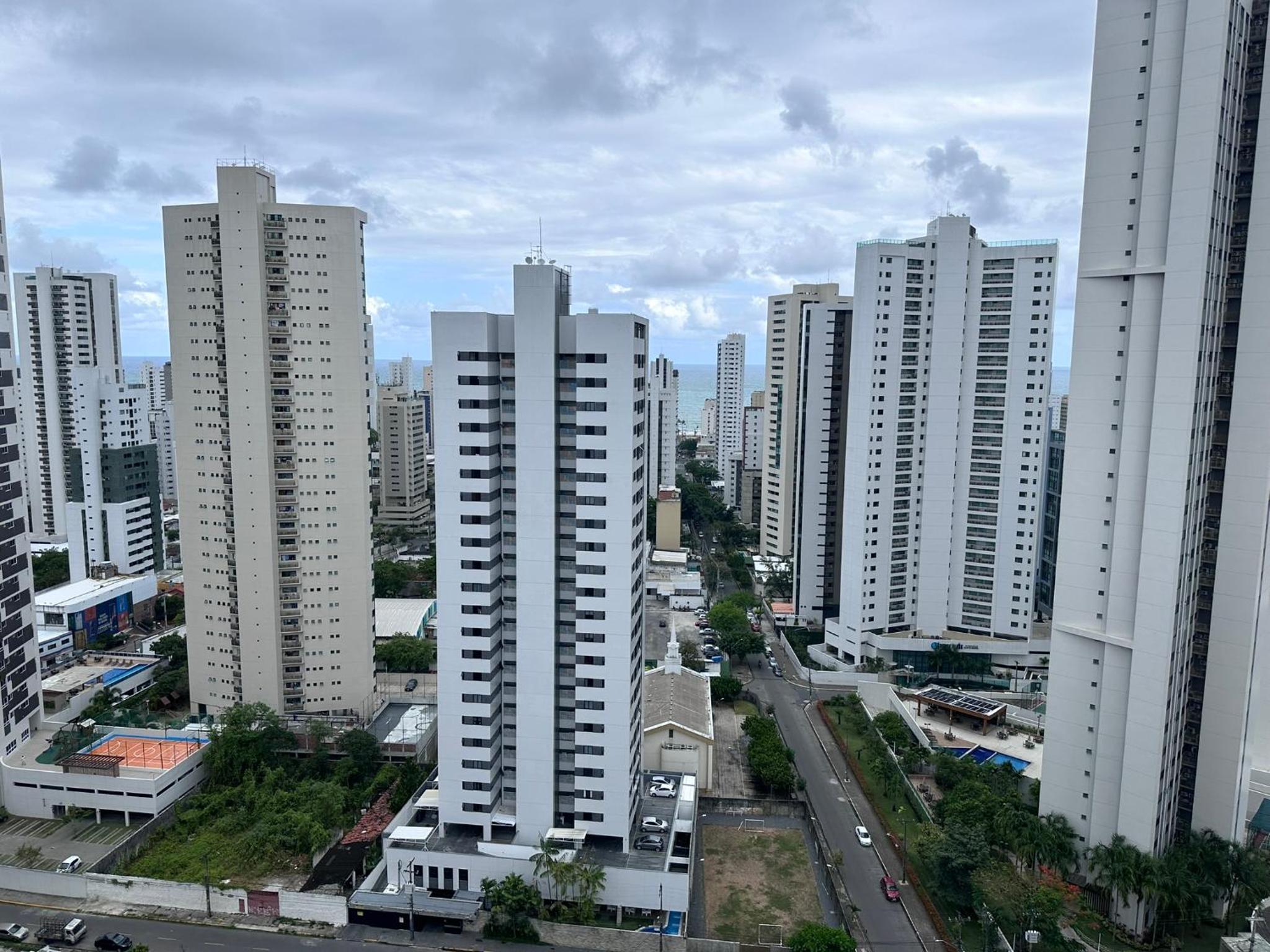 Flat - Boa Viagem para até 5 pessoas, andar ALTO vista Mar, Piscina, Wifi 500Mbps,