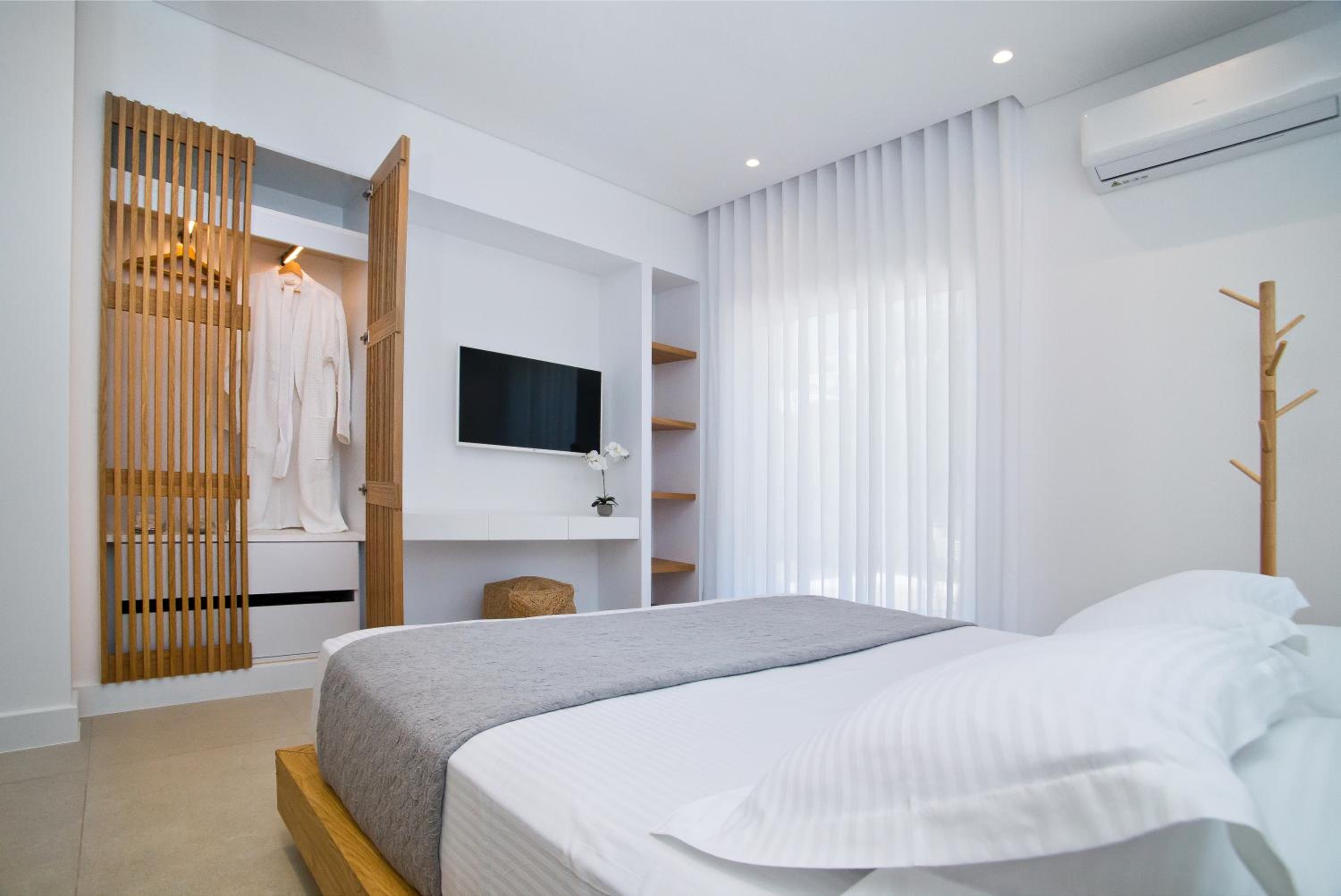 Almyra Seaside Luxury Suites