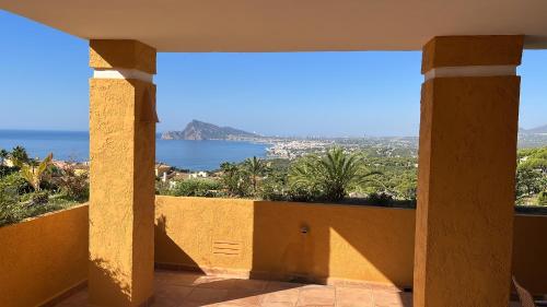 Stunning penthouse with sea view in Altea Hills