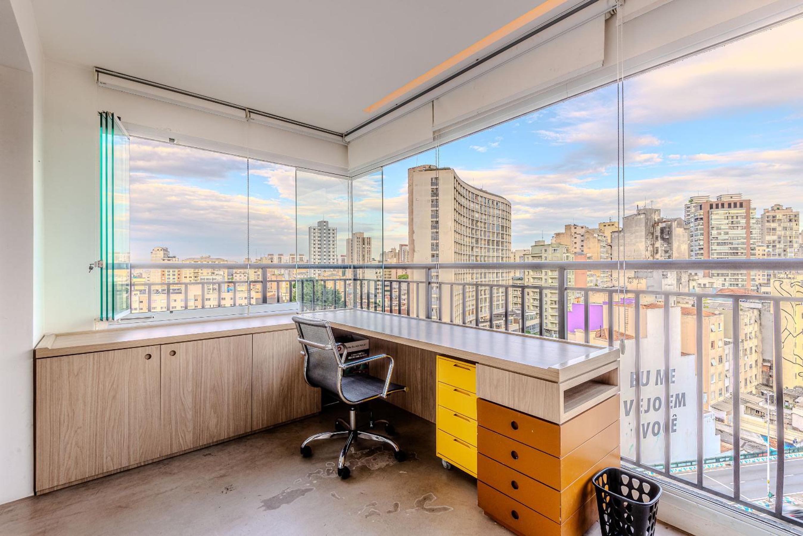 FLAT GRANDE EM CONDOMINIO DE LUXO - CENTRO DE SÃO PAULO