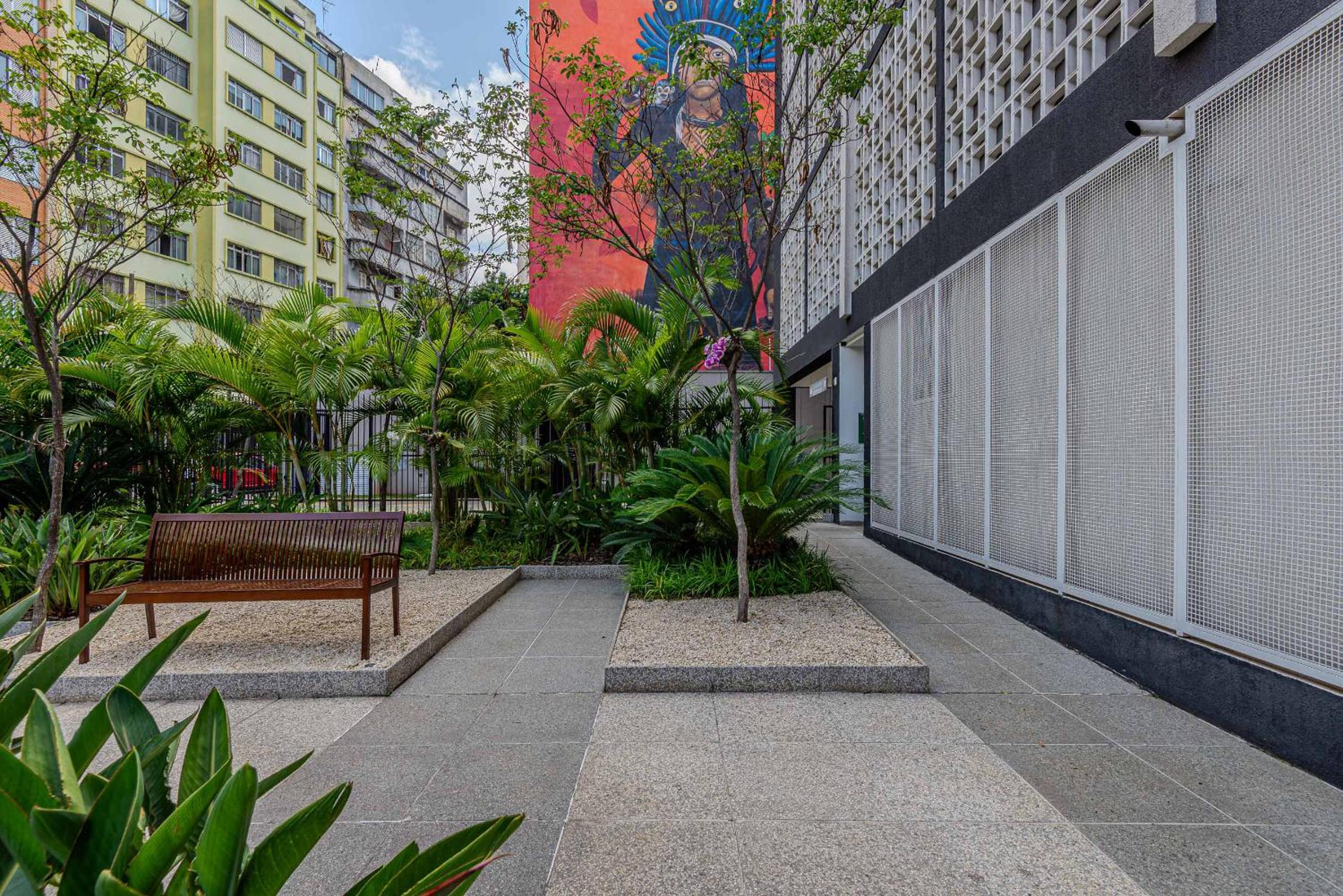 FLAT GRANDE EM CONDOMINIO DE LUXO - CENTRO DE SÃO PAULO