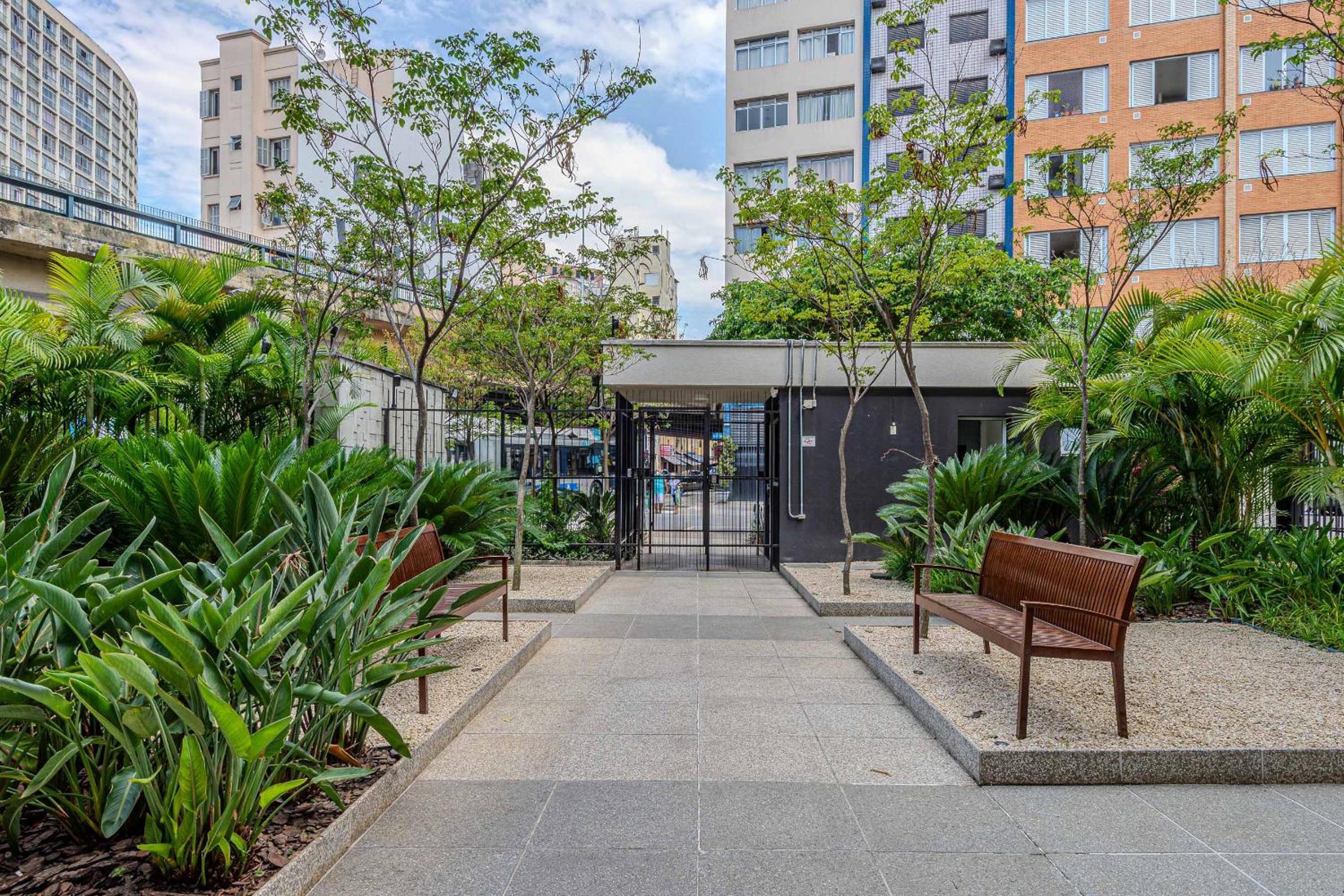 FLAT GRANDE EM CONDOMINIO DE LUXO - CENTRO DE SÃO PAULO