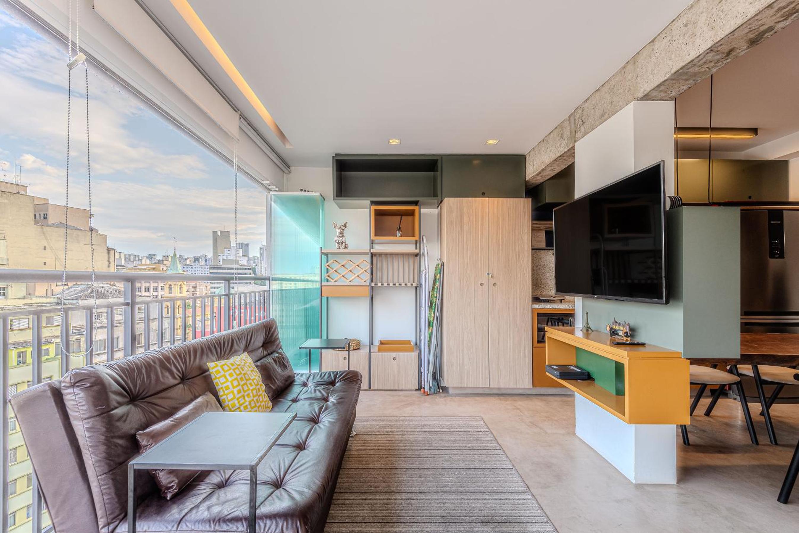 FLAT GRANDE EM CONDOMINIO DE LUXO - CENTRO DE SÃO PAULO