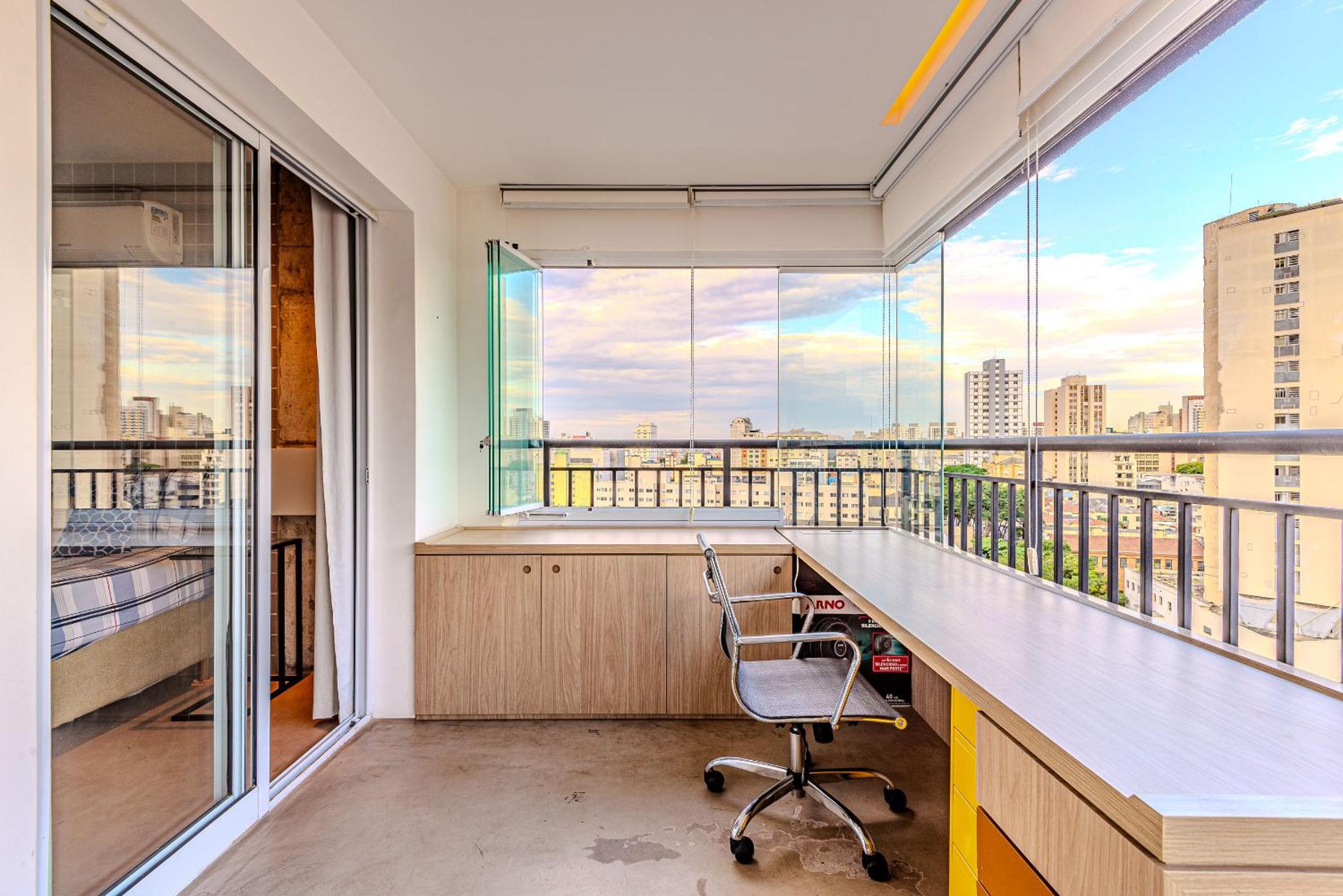 FLAT GRANDE EM CONDOMINIO DE LUXO - CENTRO DE SÃO PAULO