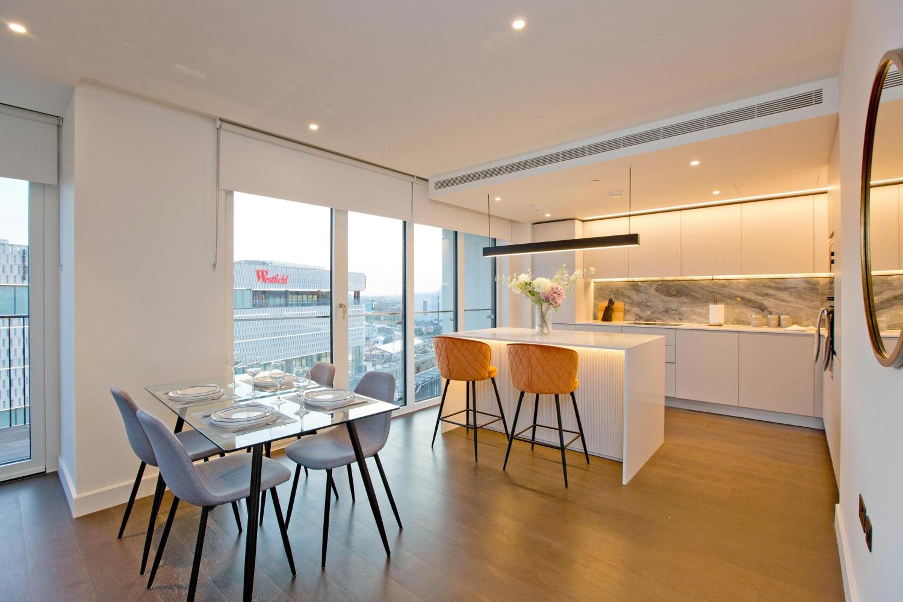 Fabulous Westfield 2 bed