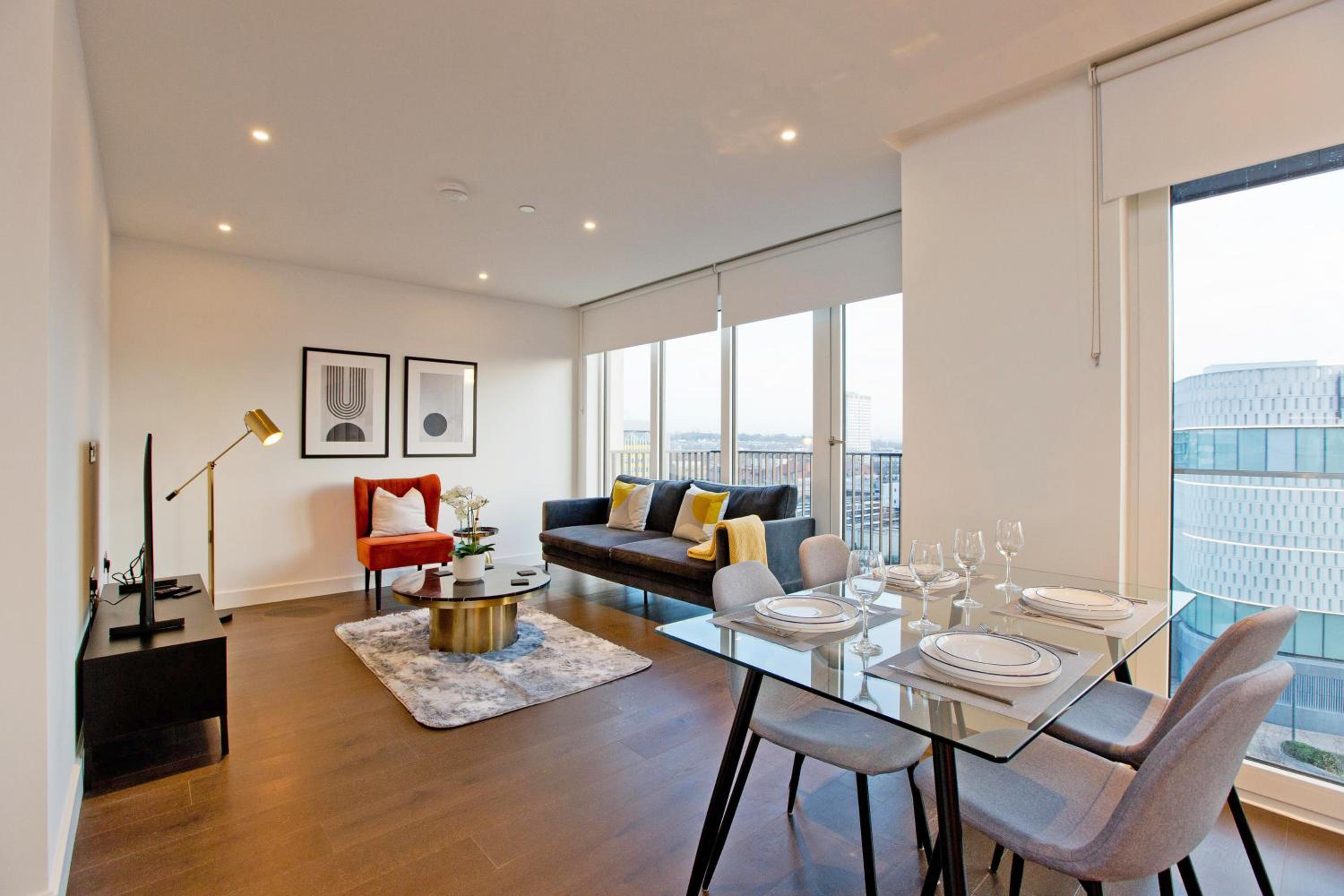 Fabulous Westfield 2 bed