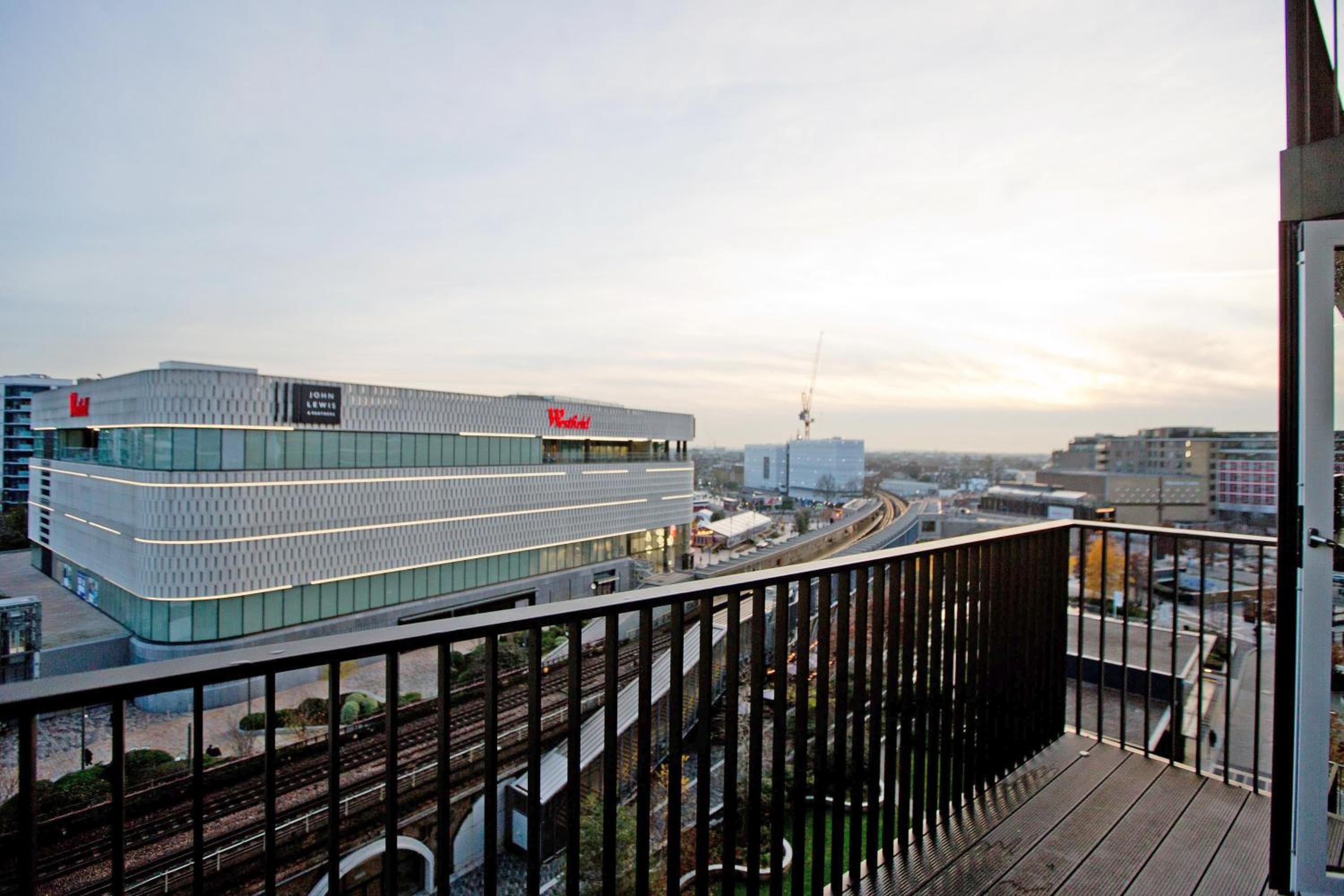 Fabulous Westfield 2 bed