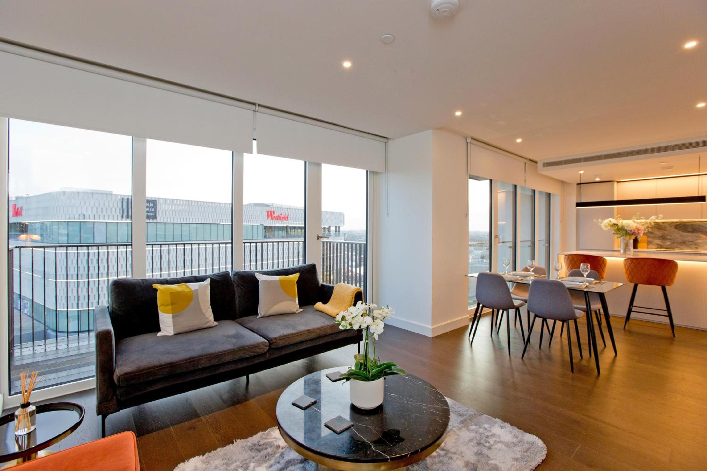 Fabulous Westfield 2 bed