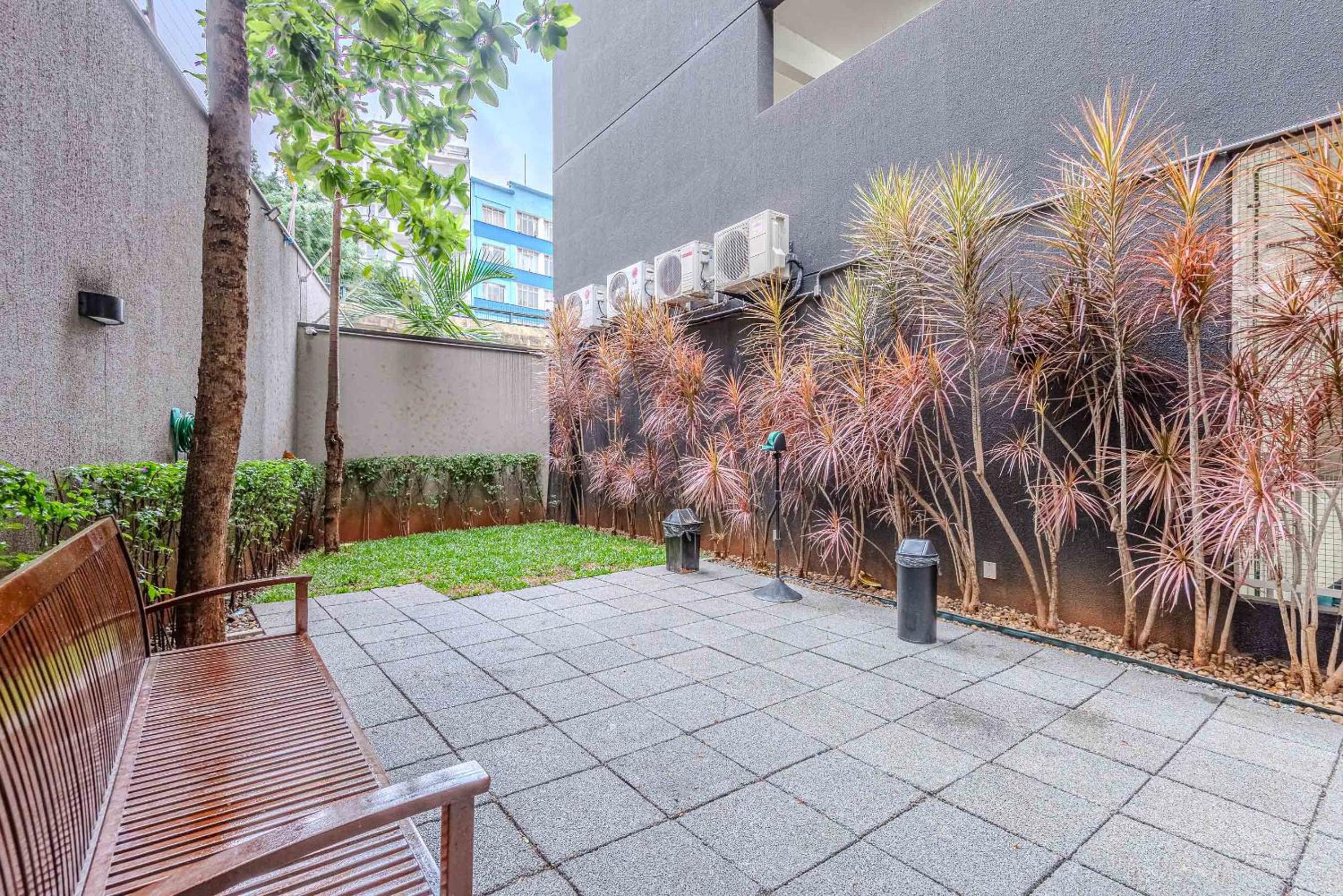 FLAT GRANDE EM CONDOMINIO DE LUXO - CENTRO DE SÃO PAULO