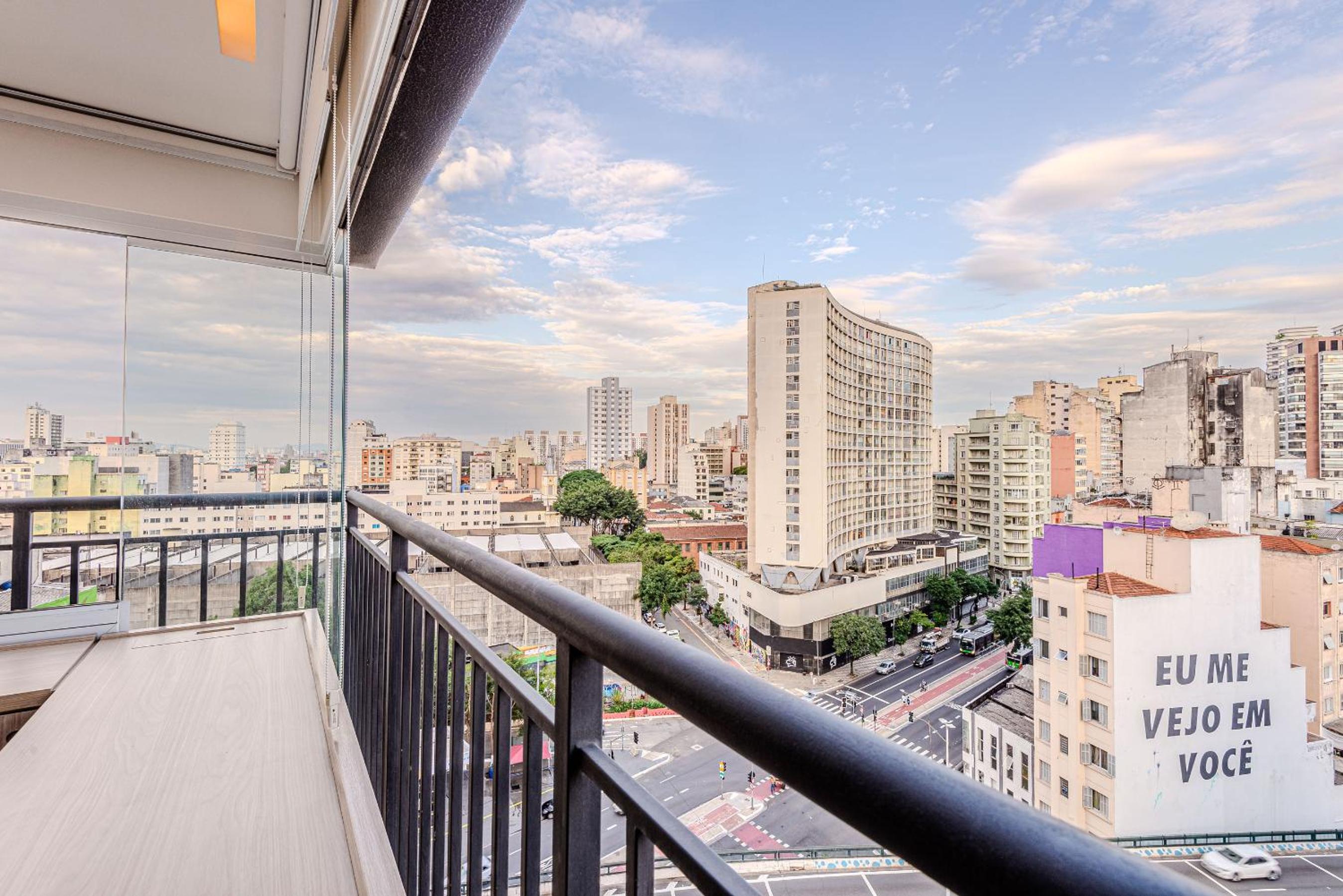 FLAT GRANDE EM CONDOMINIO DE LUXO - CENTRO DE SÃO PAULO