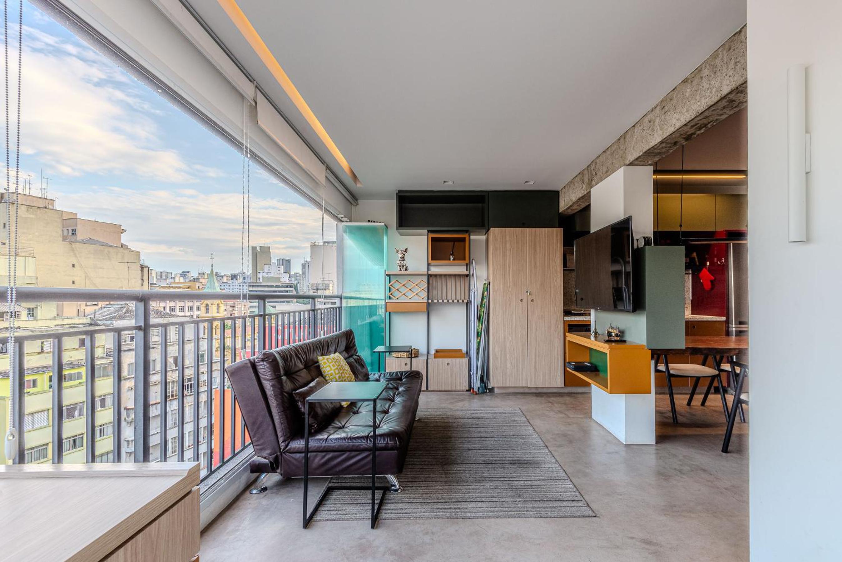 FLAT GRANDE EM CONDOMINIO DE LUXO - CENTRO DE SÃO PAULO