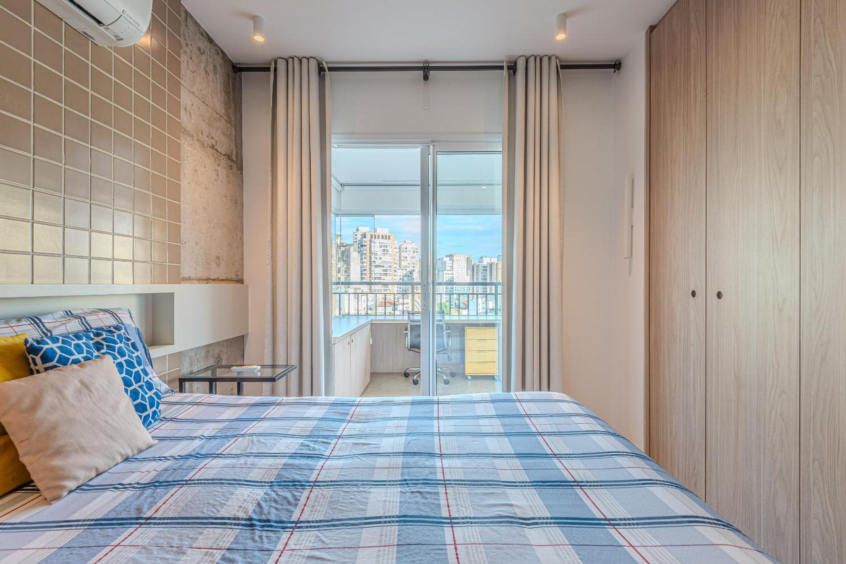 FLAT GRANDE EM CONDOMINIO DE LUXO - CENTRO DE SÃO PAULO
