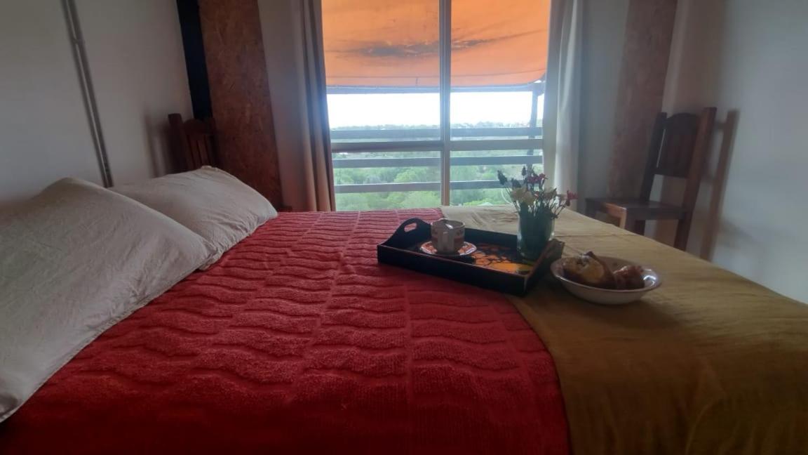 Casa Hebe - En las sierras de Córdoba - cuenta con tres habitaciones y capacidad para 8 personas, tranquila con increibles vistas