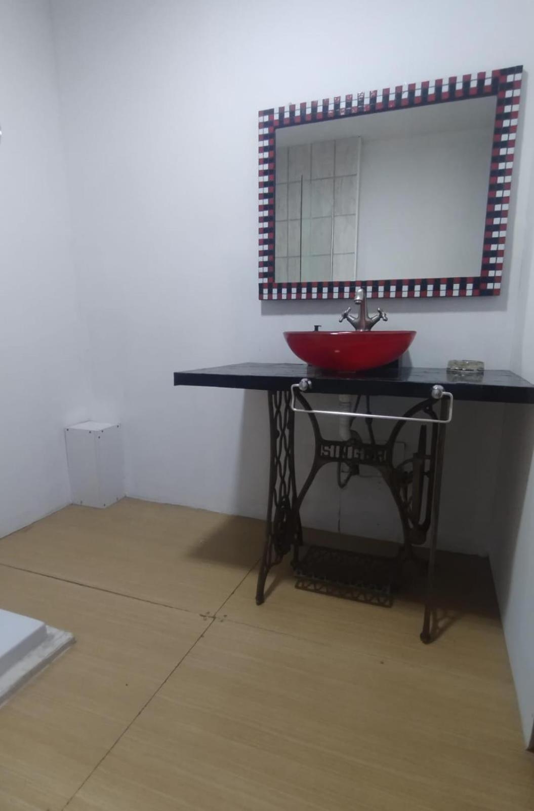Casa Hebe - En las sierras de Córdoba - cuenta con tres habitaciones y capacidad para 8 personas, tranquila con increibles vistas