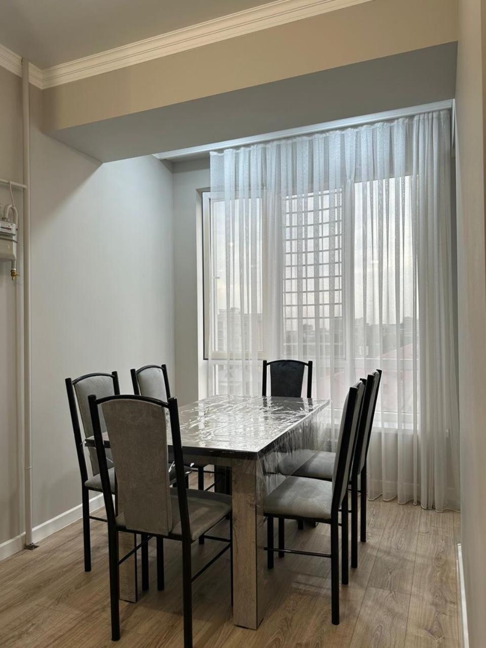 2-room Ak-Maral apart. near the International University of Kyrgyzstan view 4