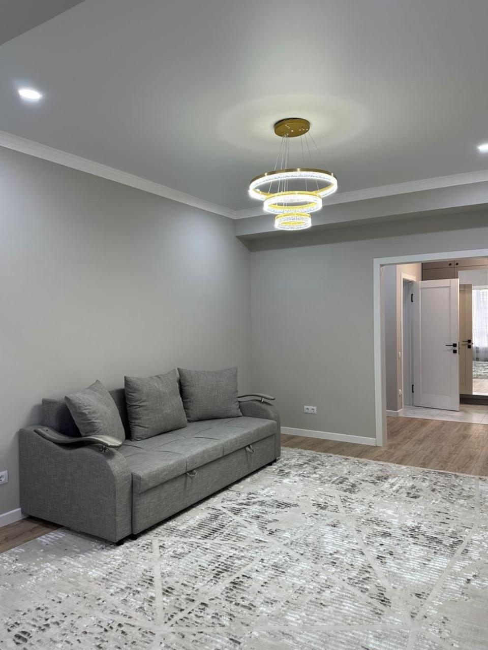2-room Ak-Maral apart. near the International University of Kyrgyzstan view 2