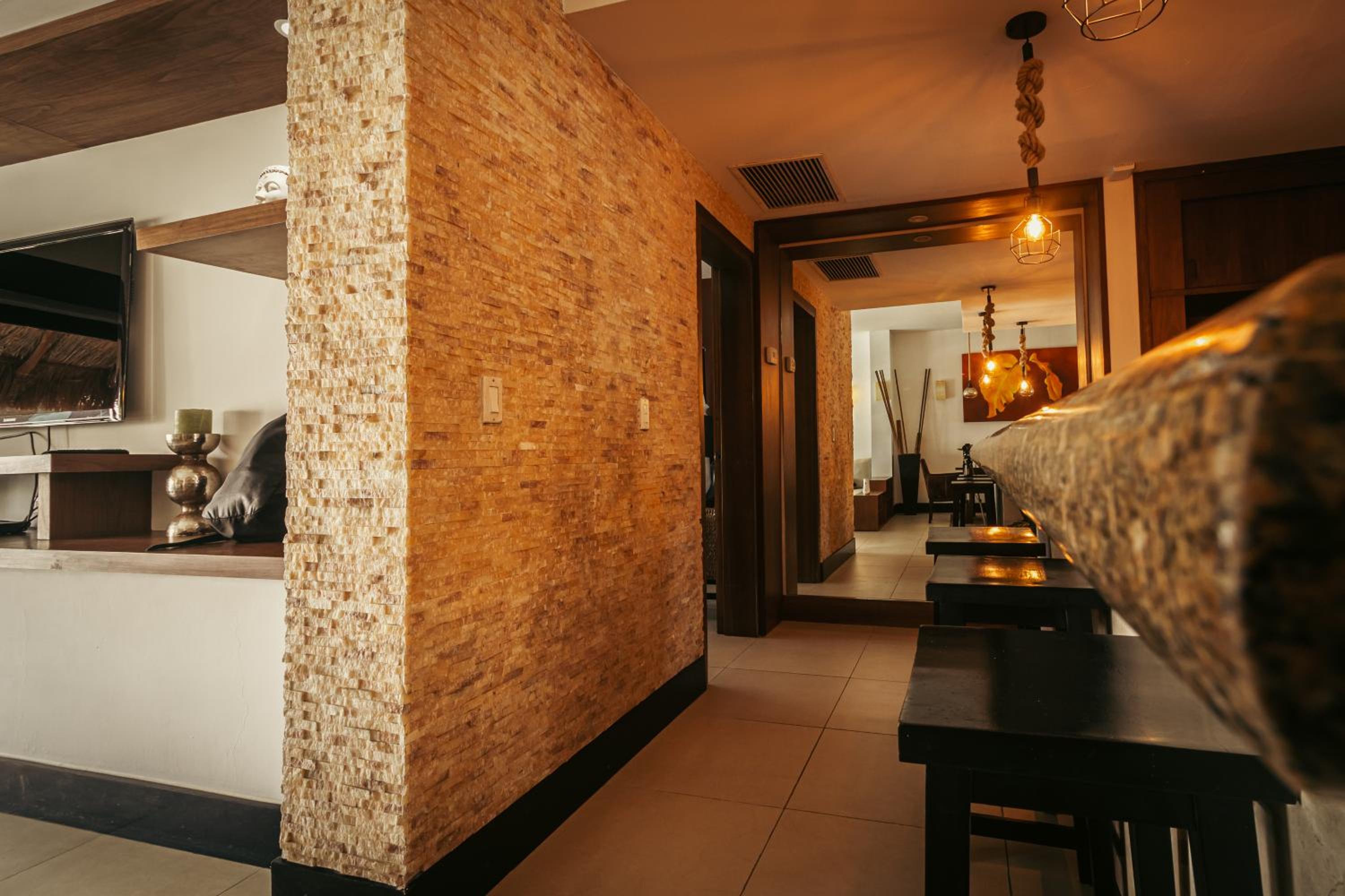 Hotel Aldea Thai Downtown Oceanview Residences