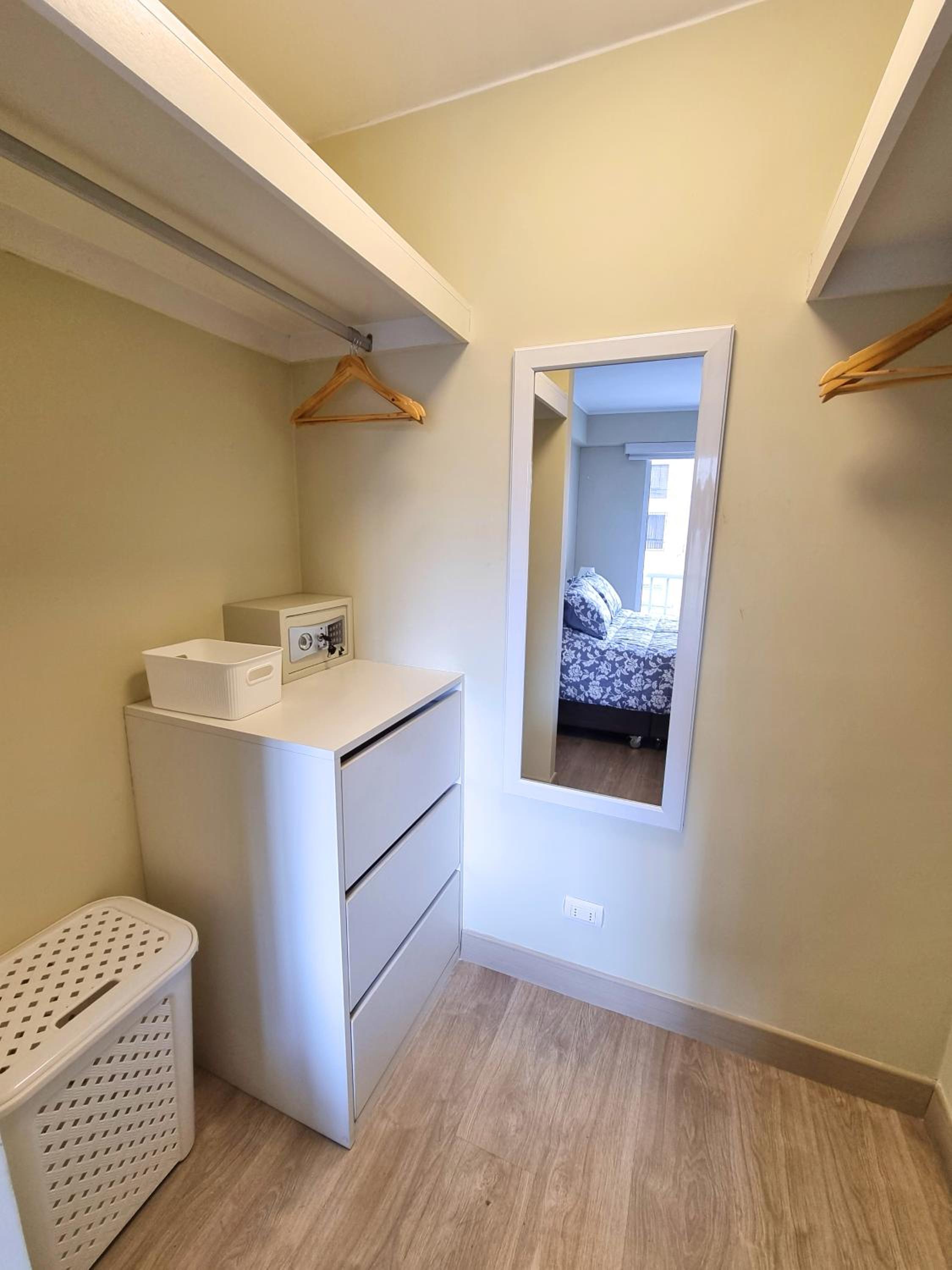 Hermoso y céntrico 1BR en Barranco con cochera wifi y netflix view 4