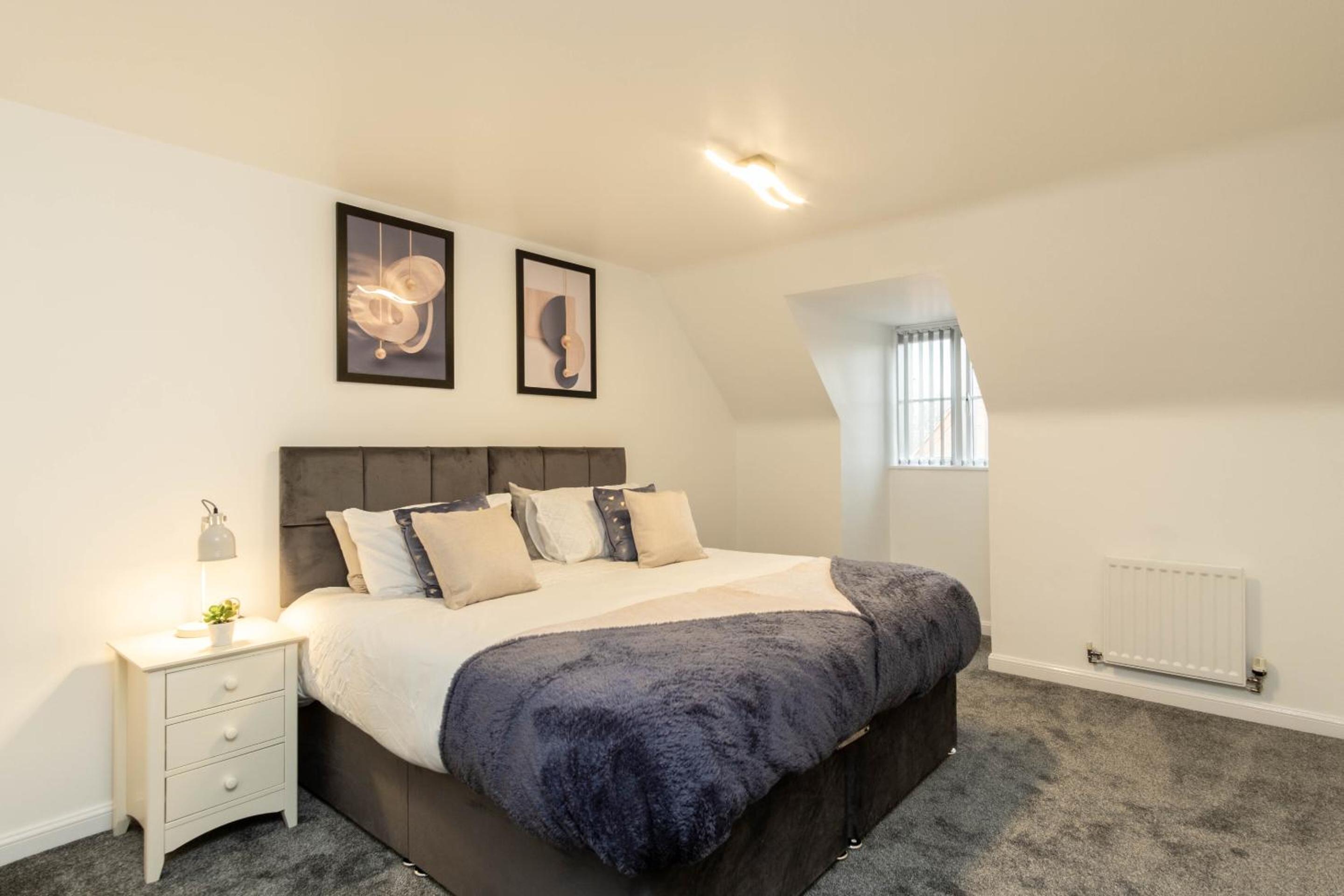 Luxury Executive Home in Birmingham view 5