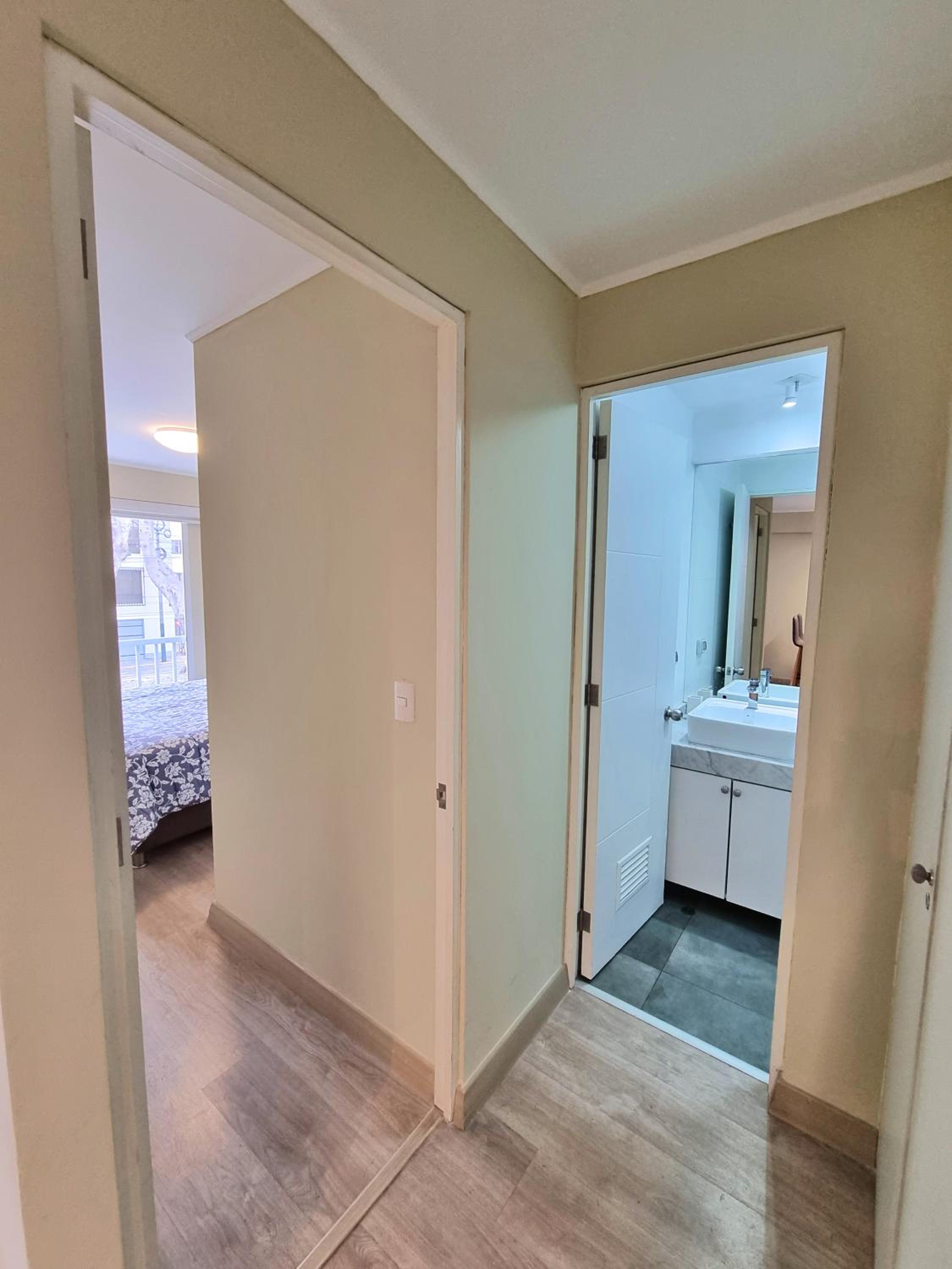 Hermoso y céntrico 1BR en Barranco con cochera wifi y netflix view 5