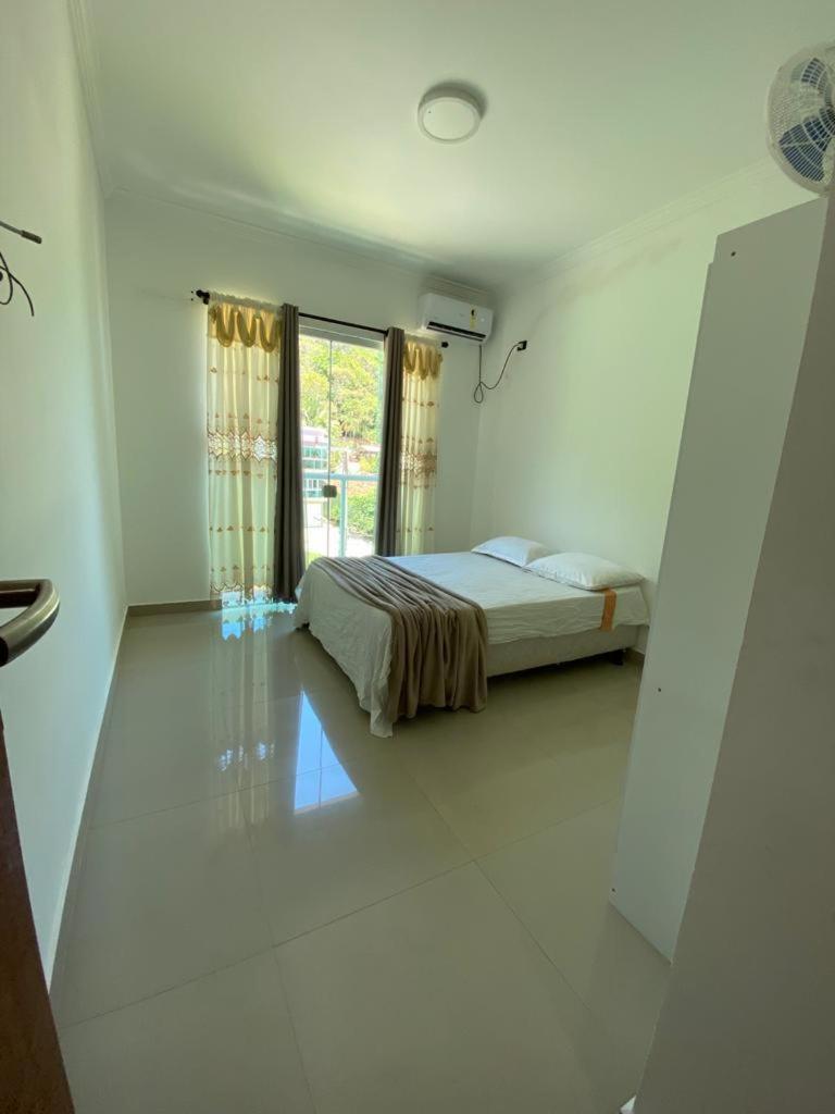 Apartamento com varanda e vista para o mar!