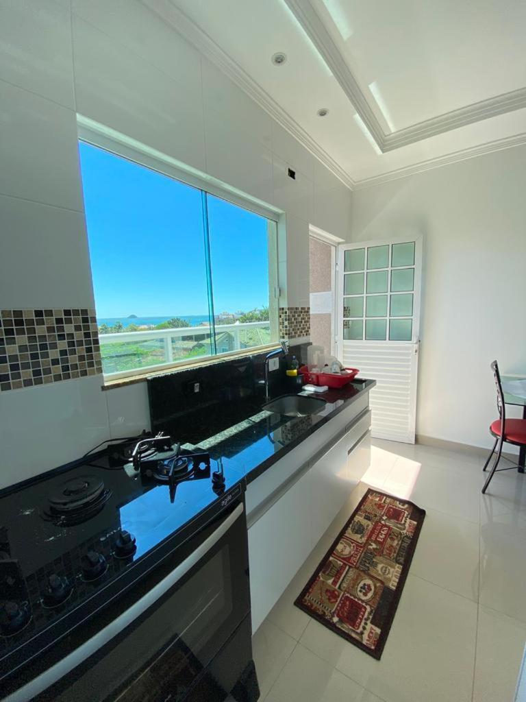 Apartamento com varanda e vista para o mar!