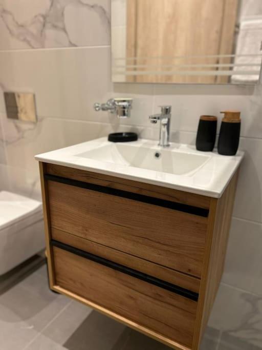 Luxury Cantonments One bedroom Apartment Ghana! view 2