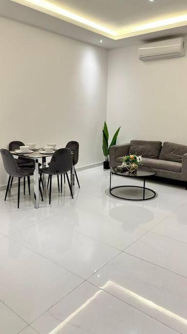 Luxury Cantonments One bedroom Apartment Ghana! view 3