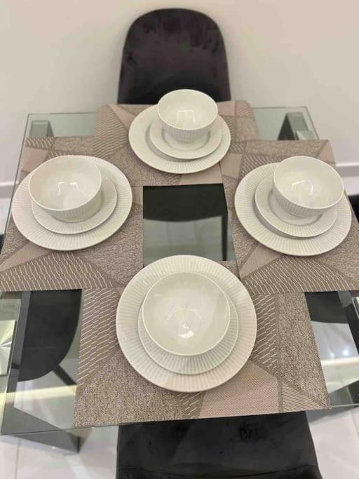 Luxury Cantonments One bedroom Apartment Ghana! view 5