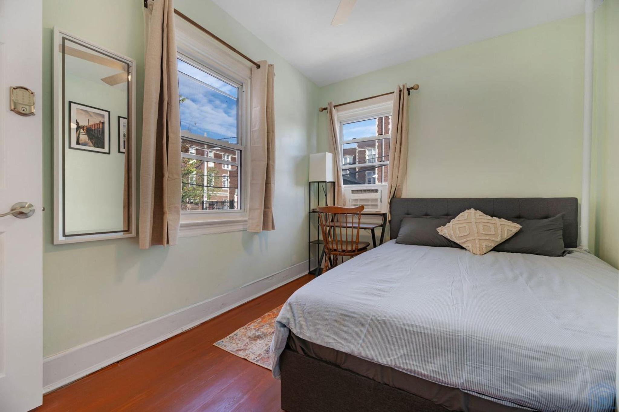 Historic Petworth Homestay — Washington photo 5