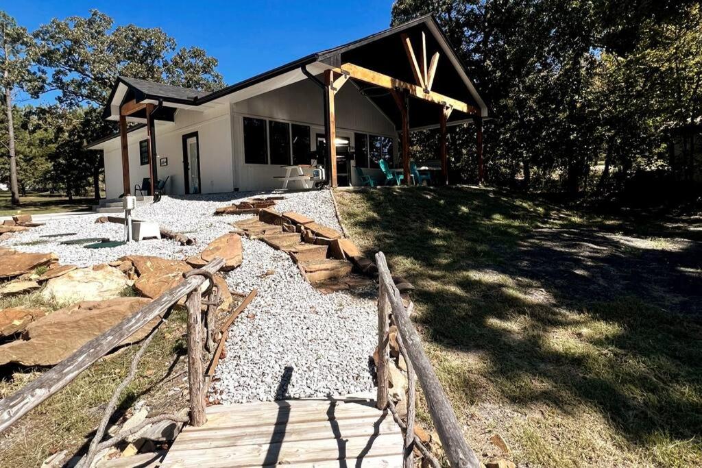 *NEW* Beautiful LakeSide #2 Home view 3