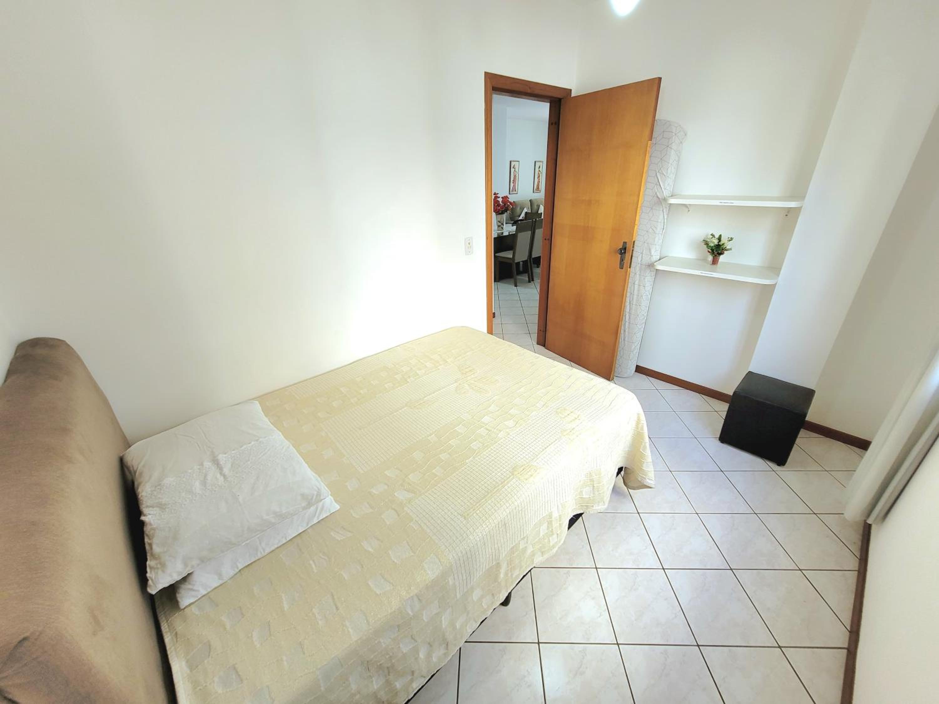 Apartamento 200 metros da praia 03 quartos com ar condicionado - Meia Praia - Itapema