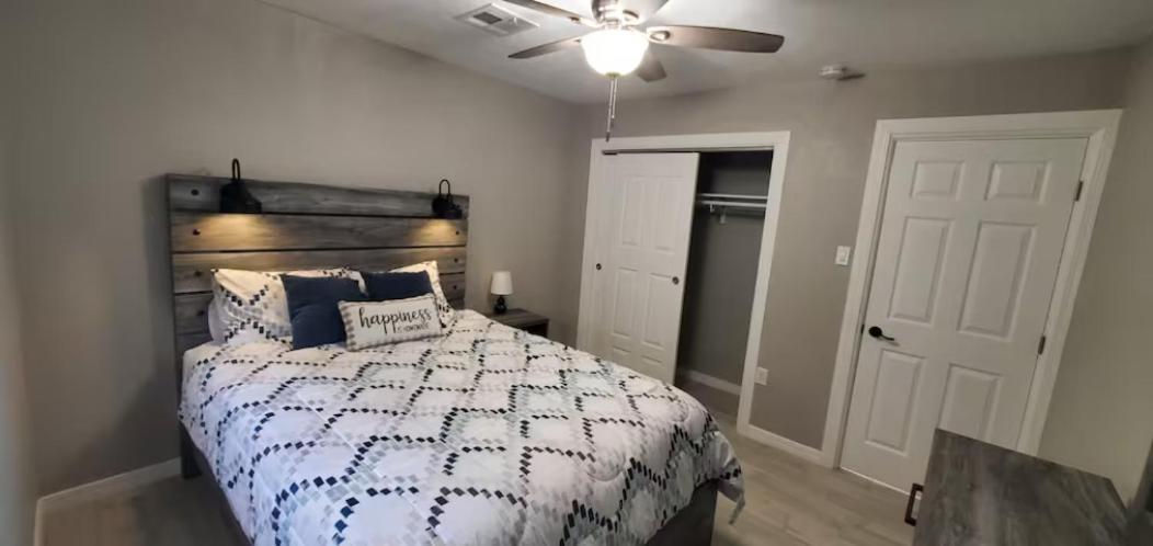 2 Bedroom Newly Remodeled Duplex