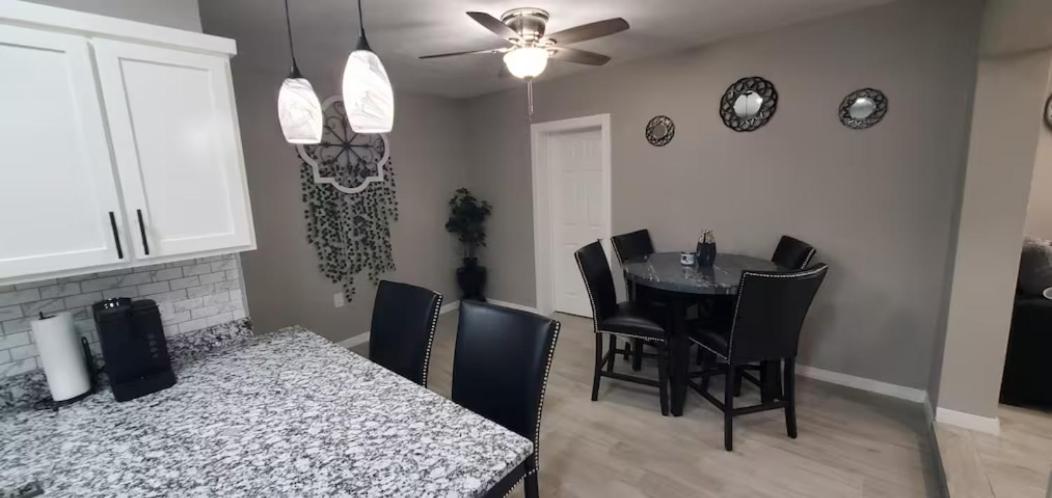 2 Bedroom Newly Remodeled Duplex