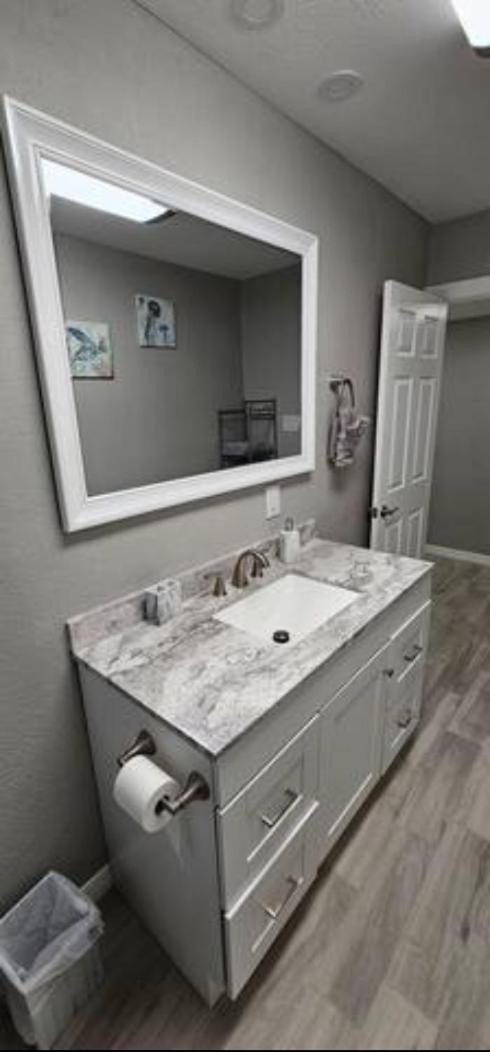 2 Bedroom Newly Remodeled Duplex
