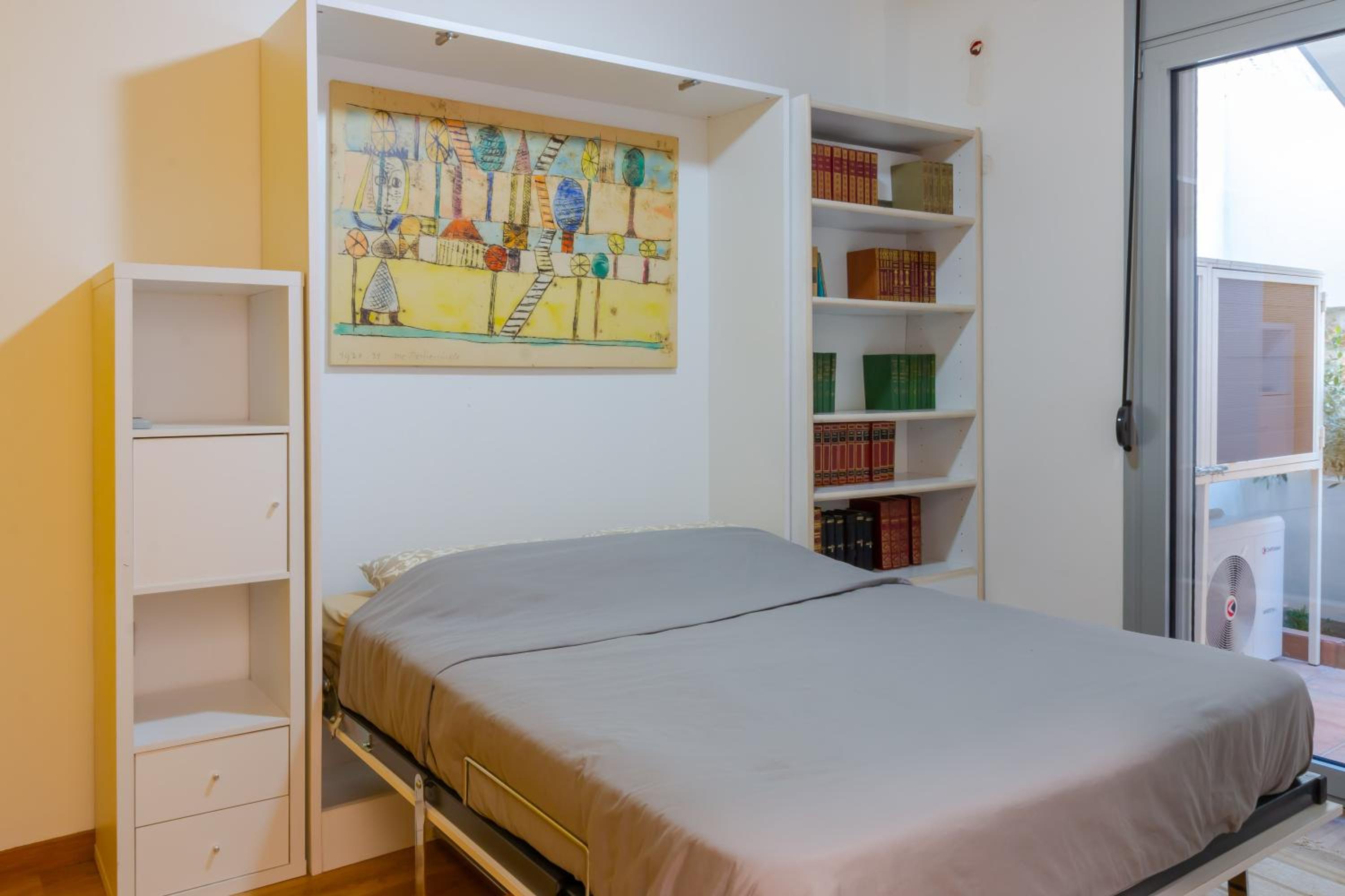 Academia apartments by the park