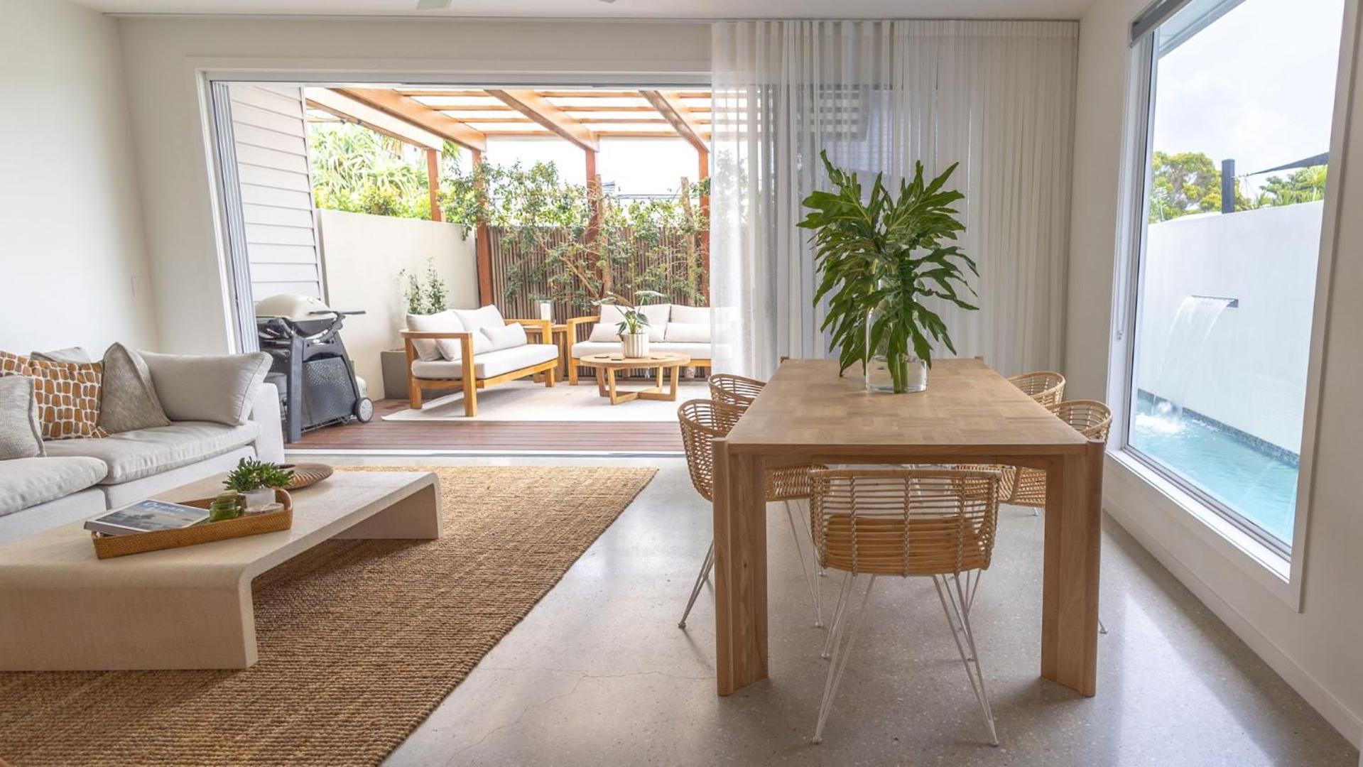 Luxury Tri-Level Duplex in Mermaid Beach - CoastHM