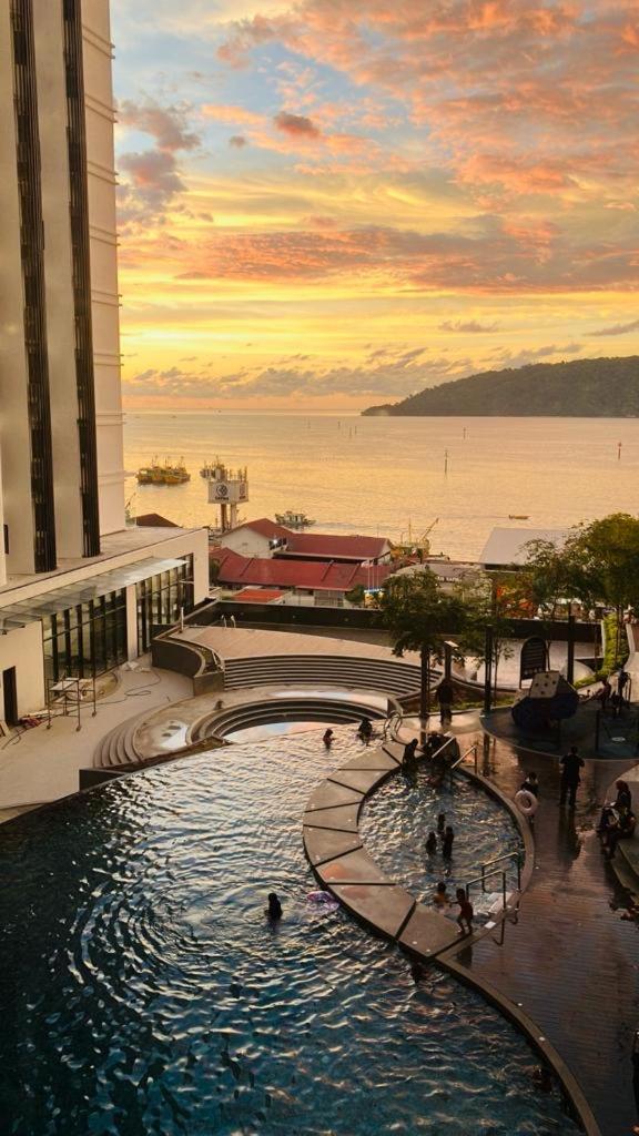 The Shore Kota Kinabalu by Ems Executive Suites Seaview