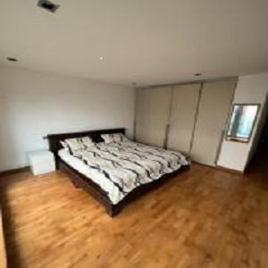 2 BED, 2 Bath Garden Mews Ocean Village view 2