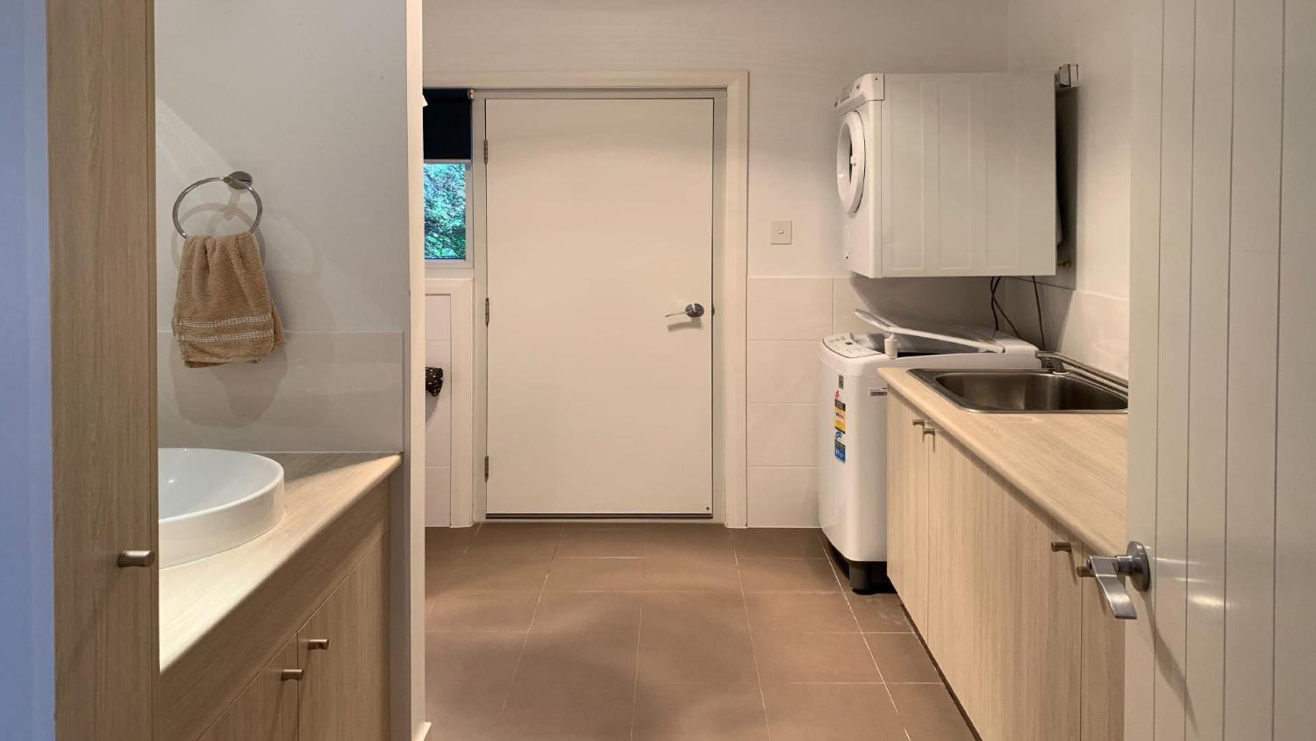 Angasi Is One Of Coffin Bay's Premium Properties - With Free Wifi