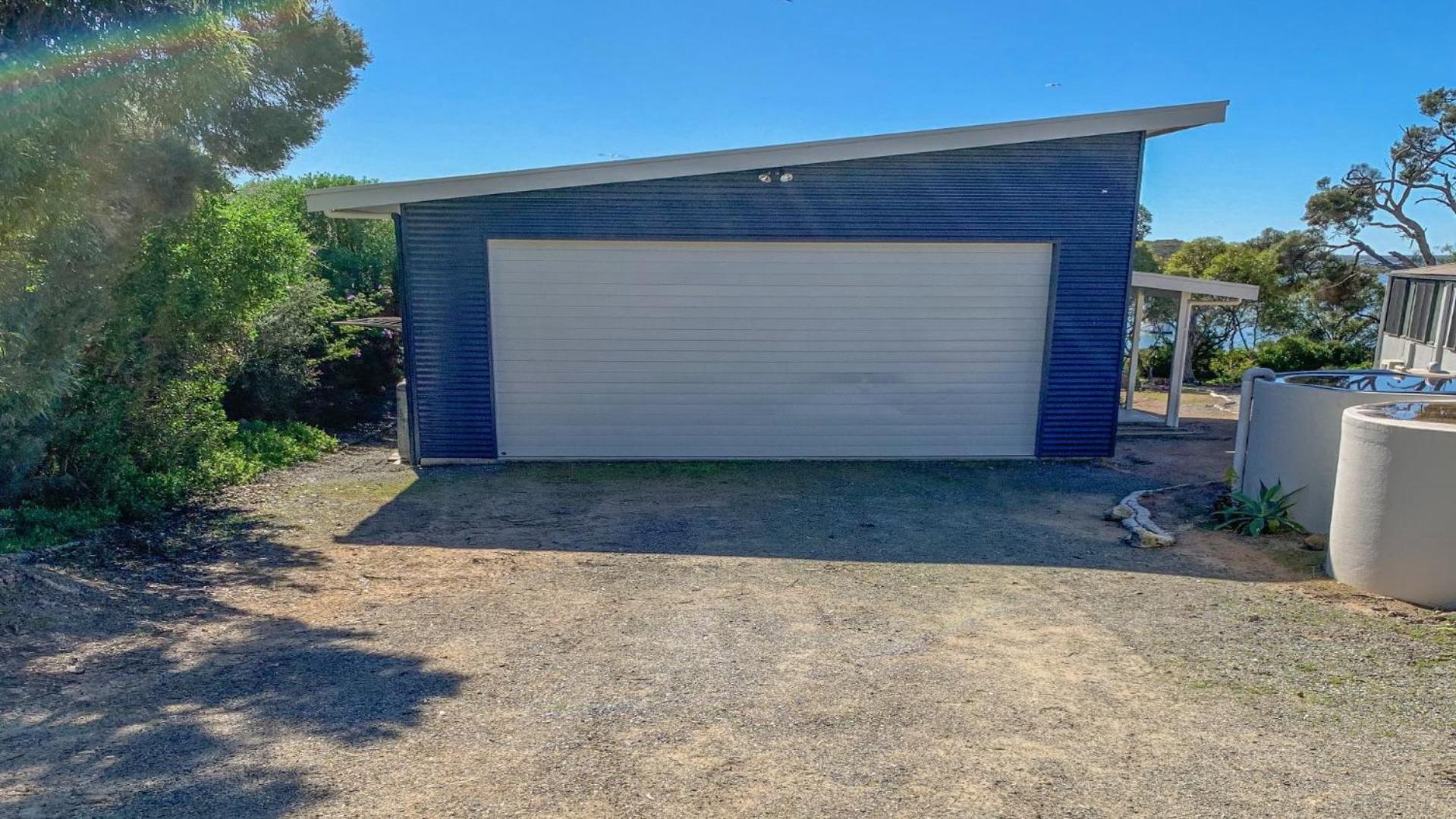 Angasi Is One Of Coffin Bay's Premium Properties - With Free Wifi