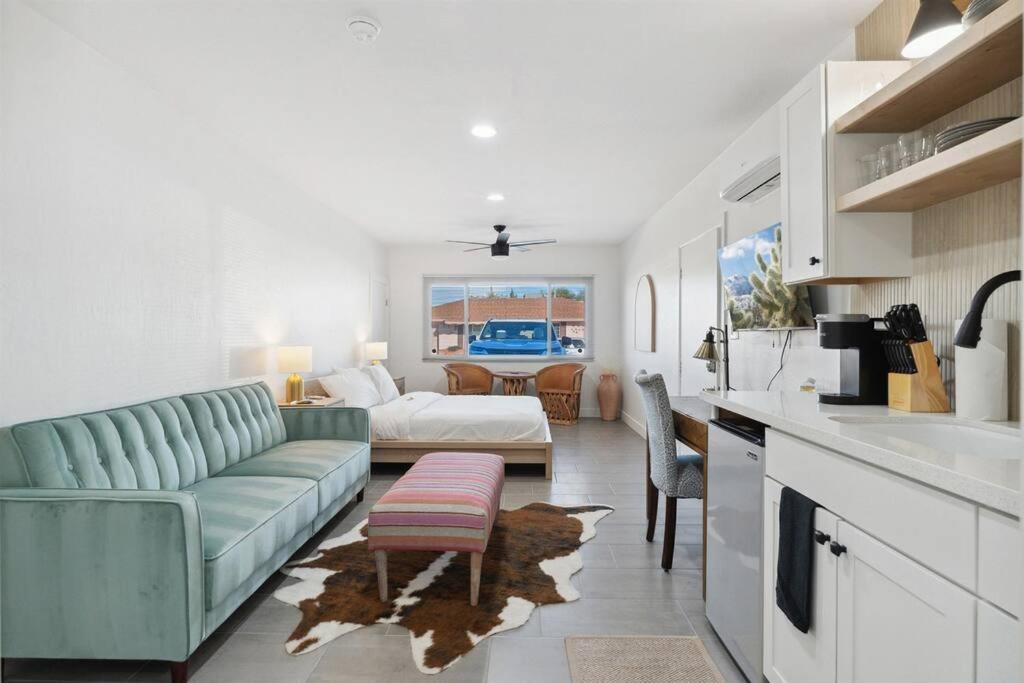 Newly Remodeled Studio Minutes from Old Town view 2